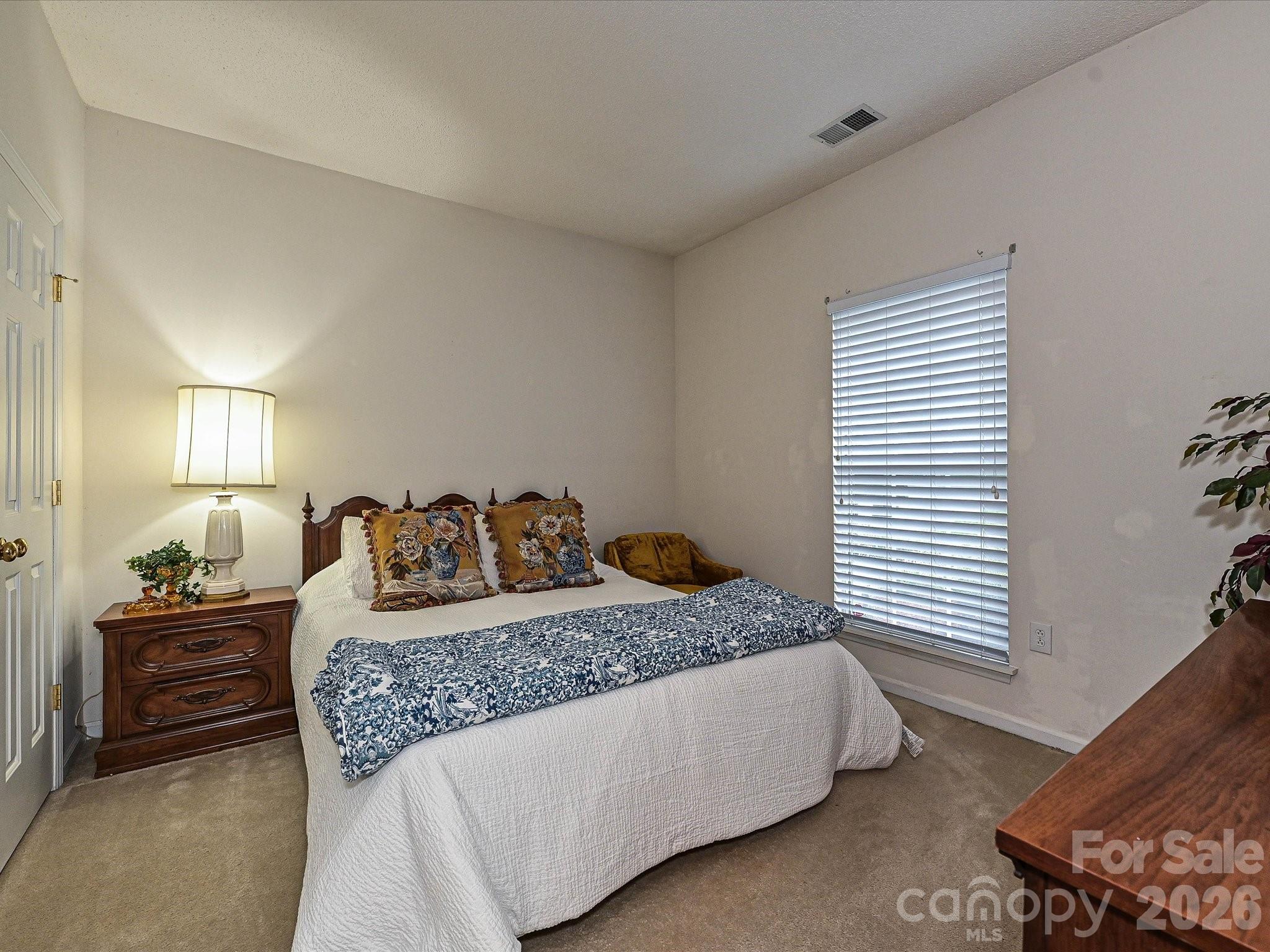 5607 Oak Drive — Charlotte
