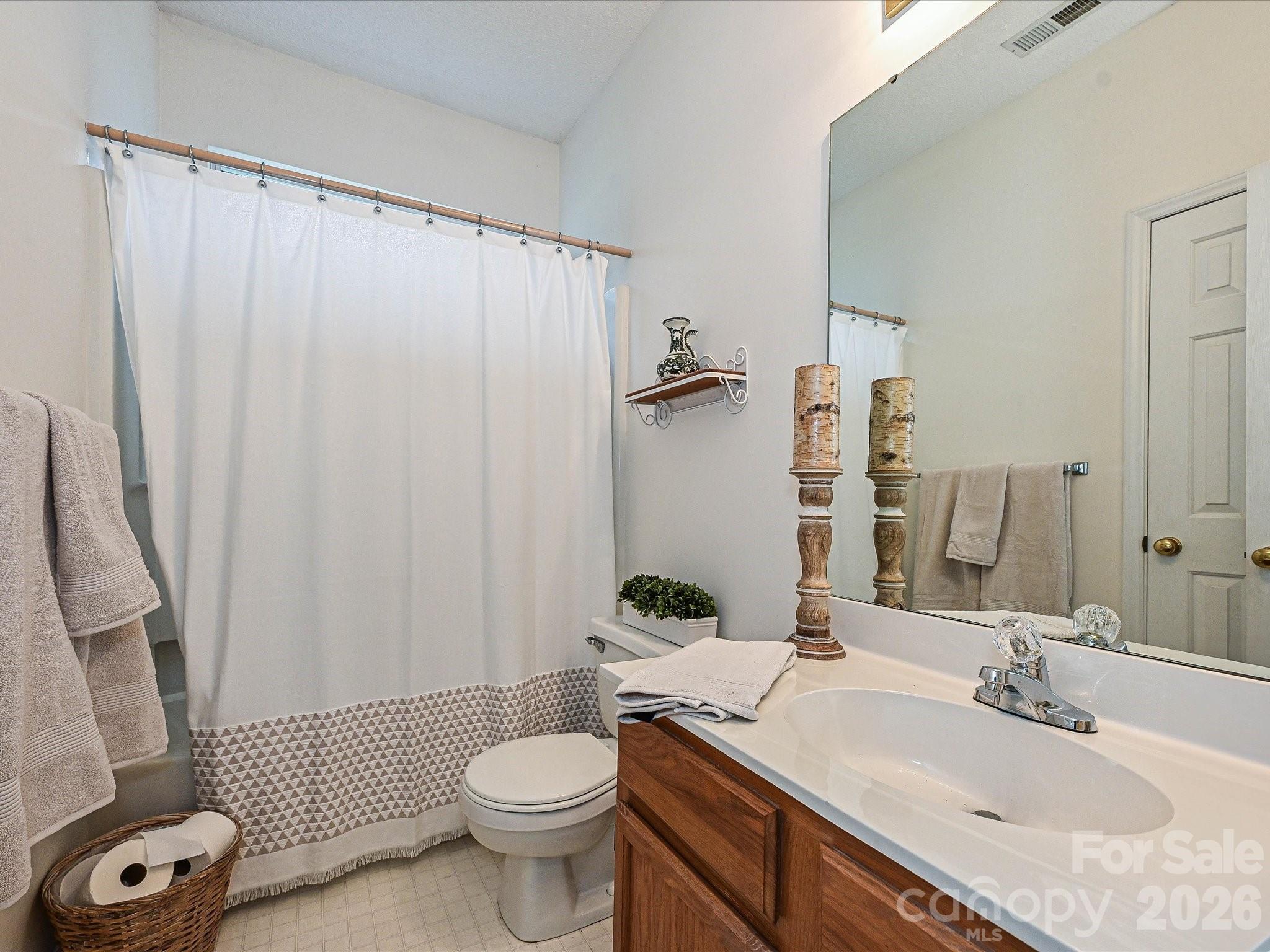 5607 Oak Drive — Charlotte