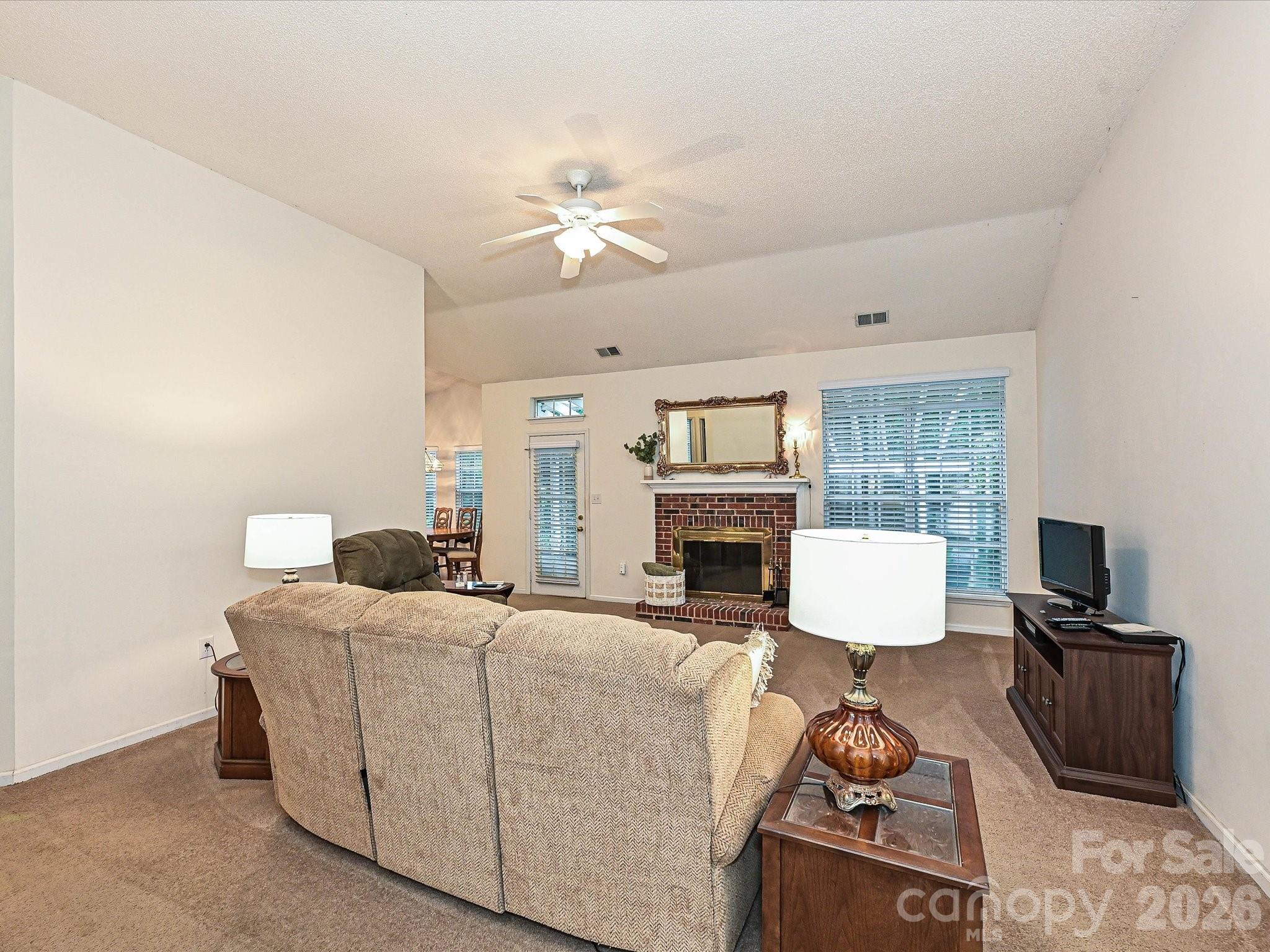 5607 Oak Drive — Charlotte
