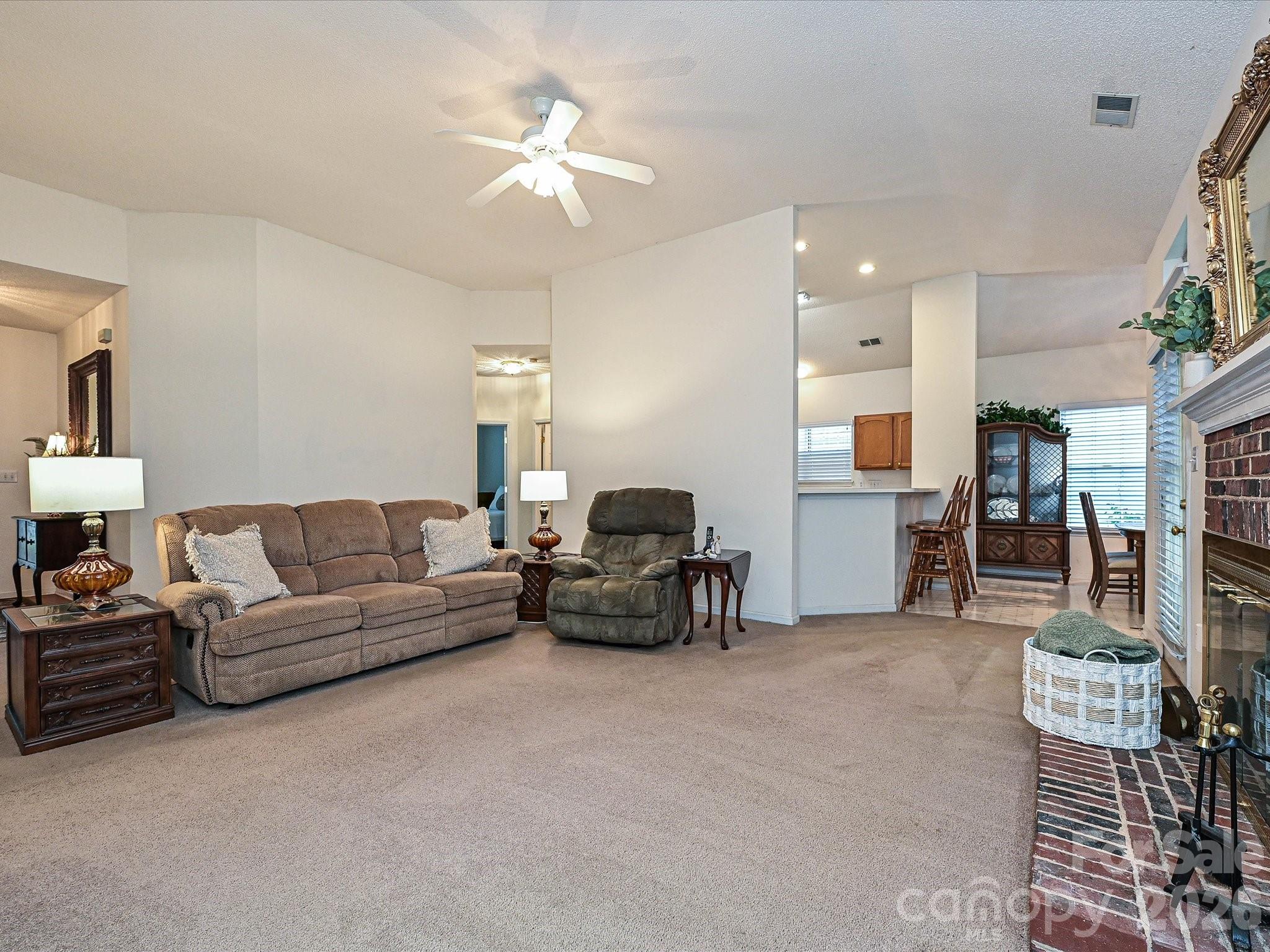 5607 Oak Drive — Charlotte