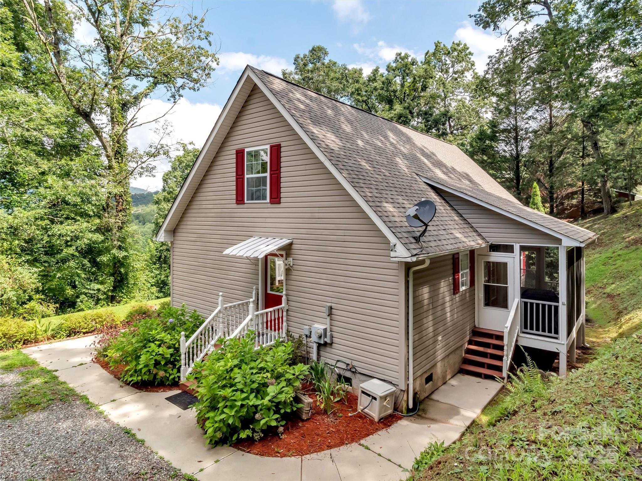 562 Beechwood Drive — Sylva