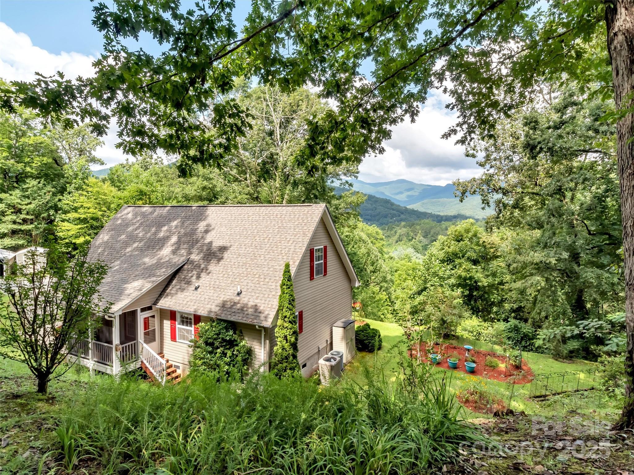 562 Beechwood Drive — Sylva