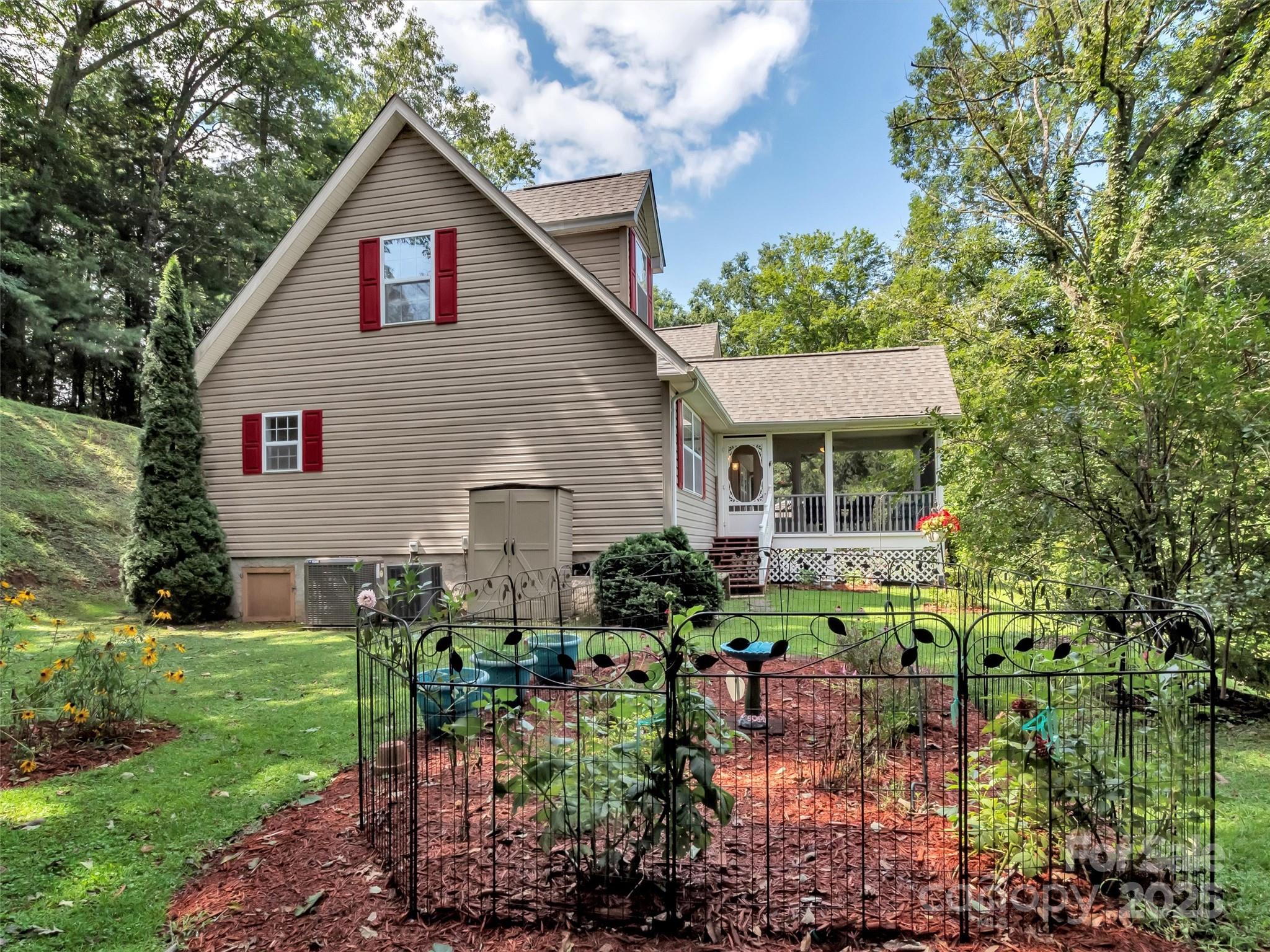 562 Beechwood Drive — Sylva