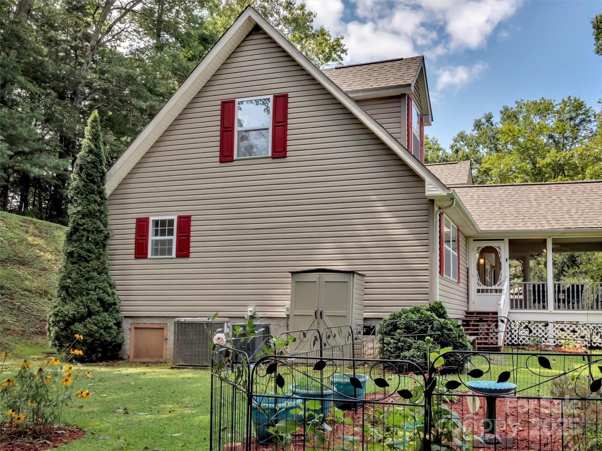 562 Beechwood Drive — Sylva