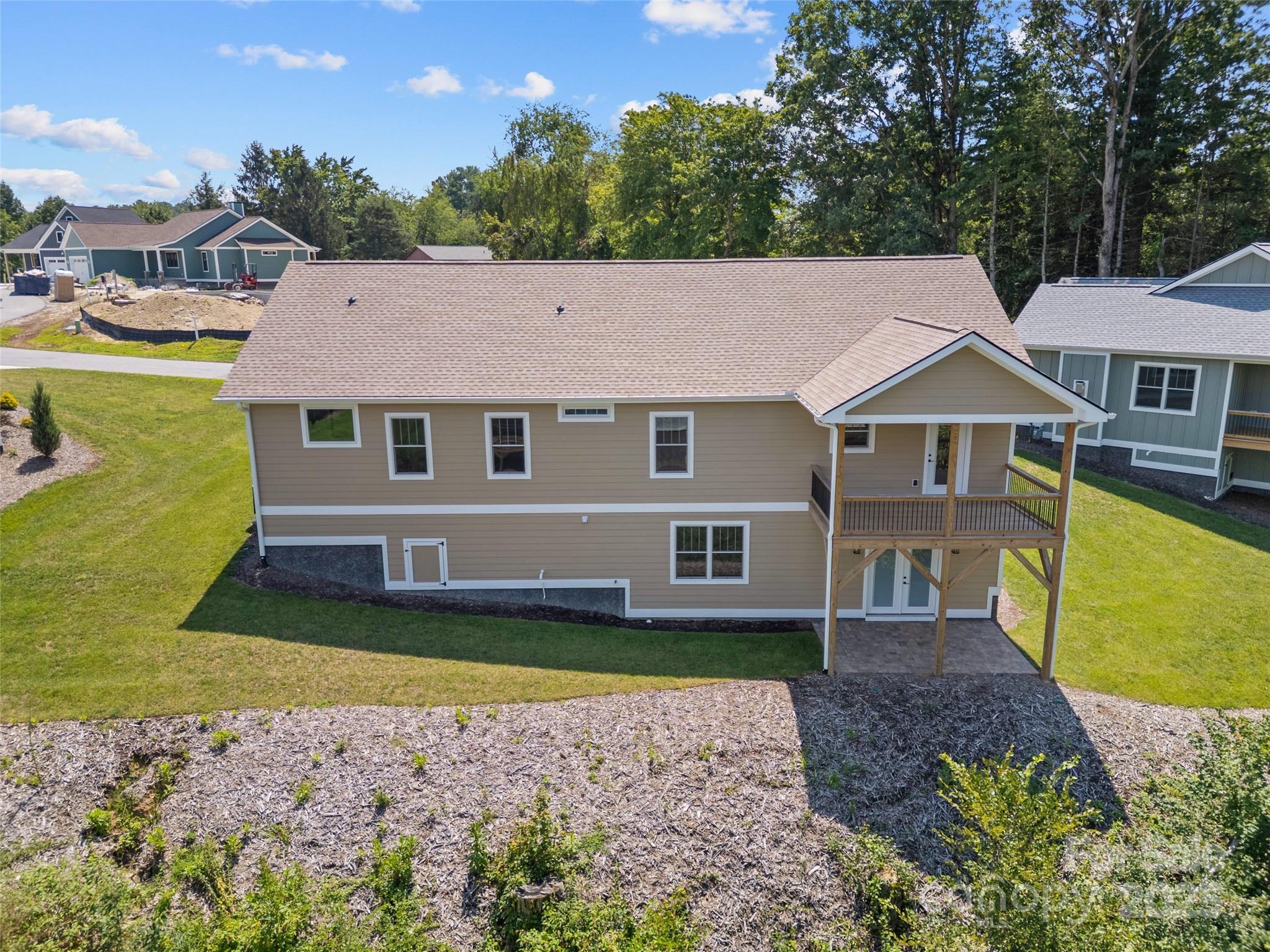 54 Olde Oak Lane — Hendersonville