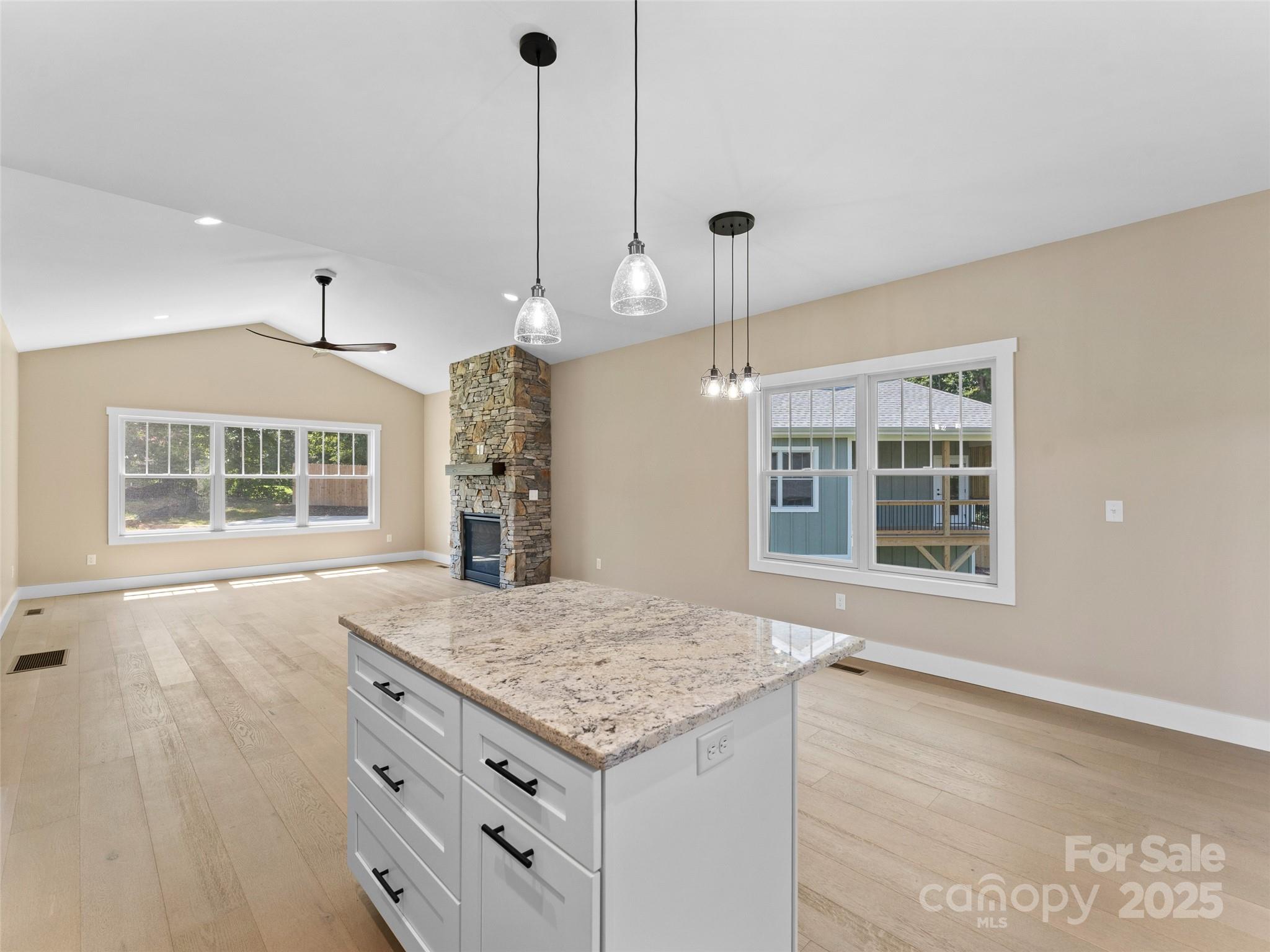 54 Olde Oak Lane — Hendersonville