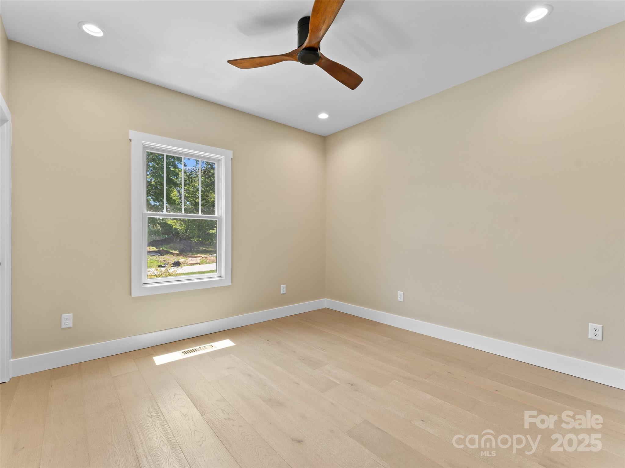 54 Olde Oak Lane — Hendersonville