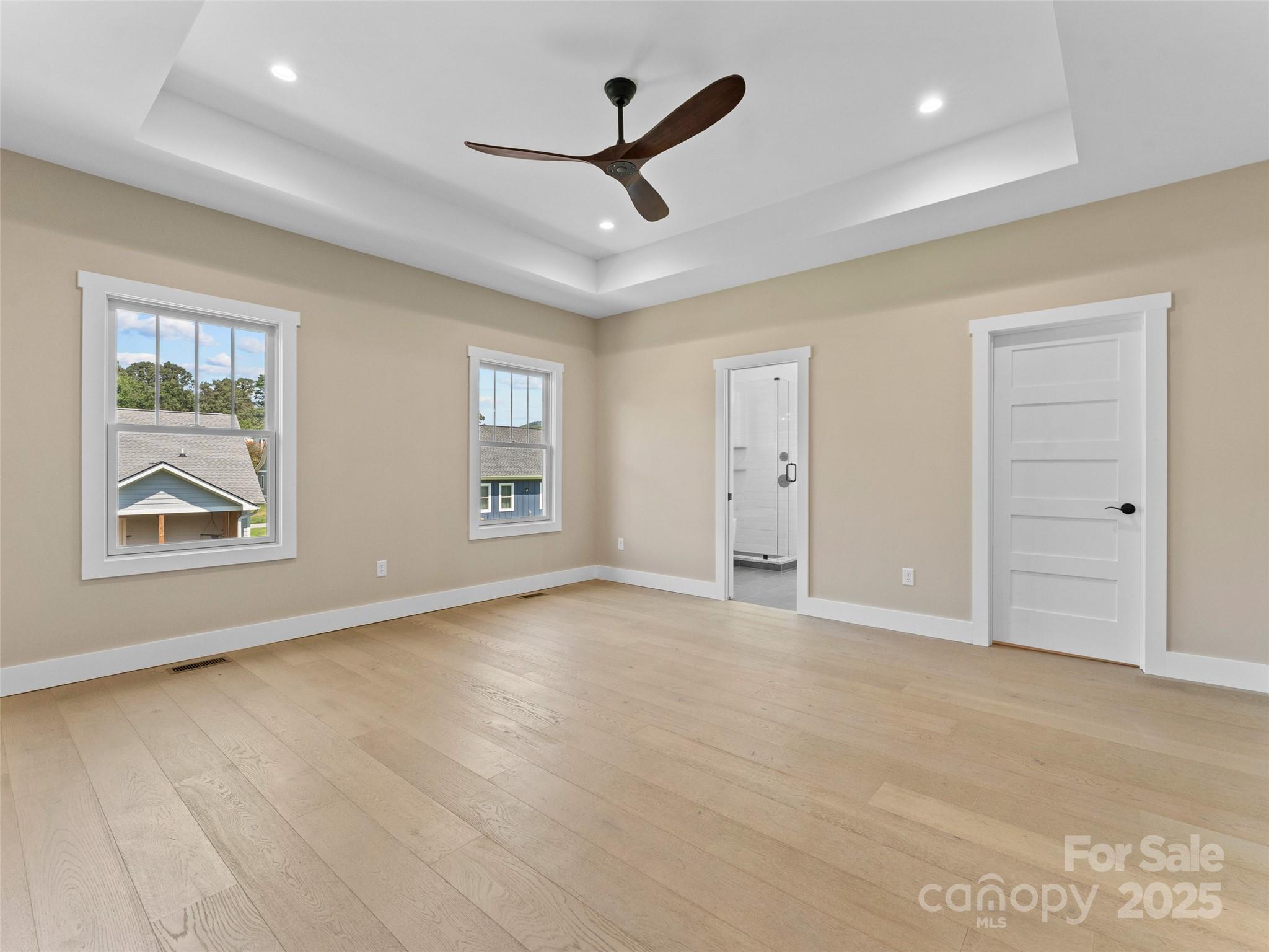 54 Olde Oak Lane — Hendersonville