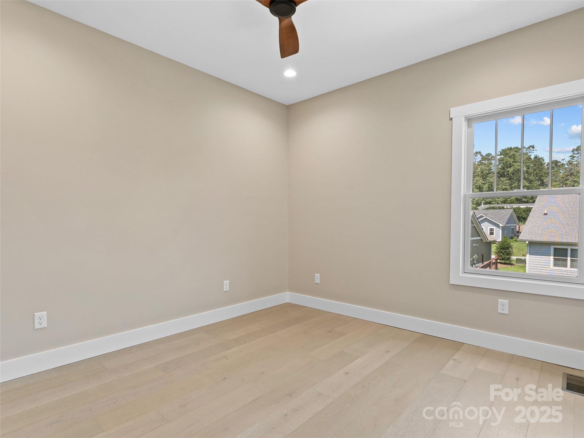 54 Olde Oak Lane — Hendersonville