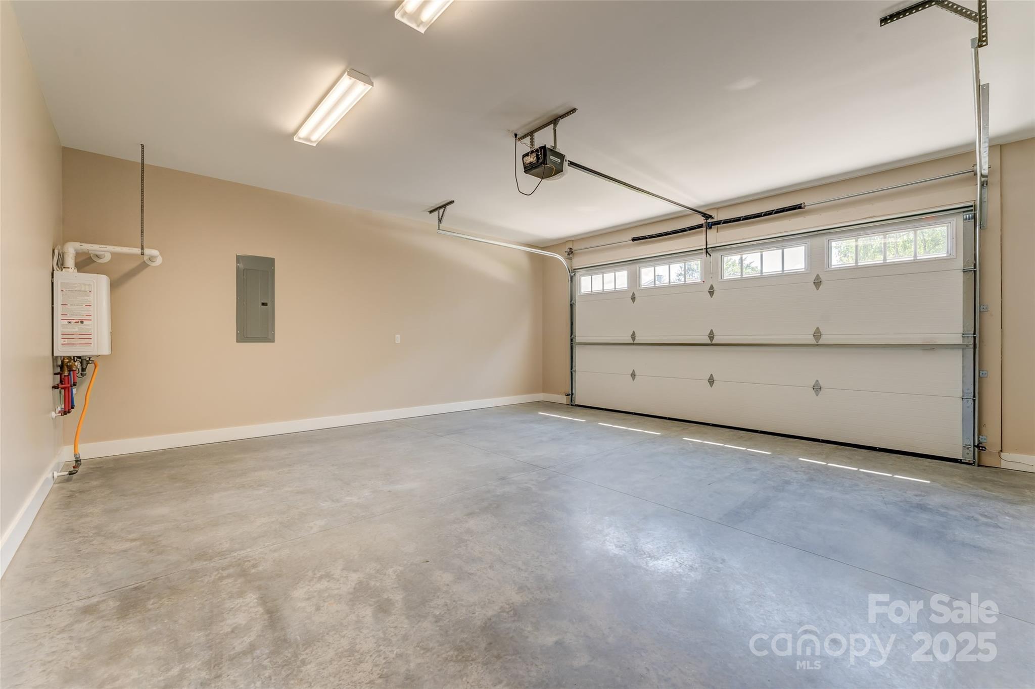 54 Olde Oak Lane — Hendersonville