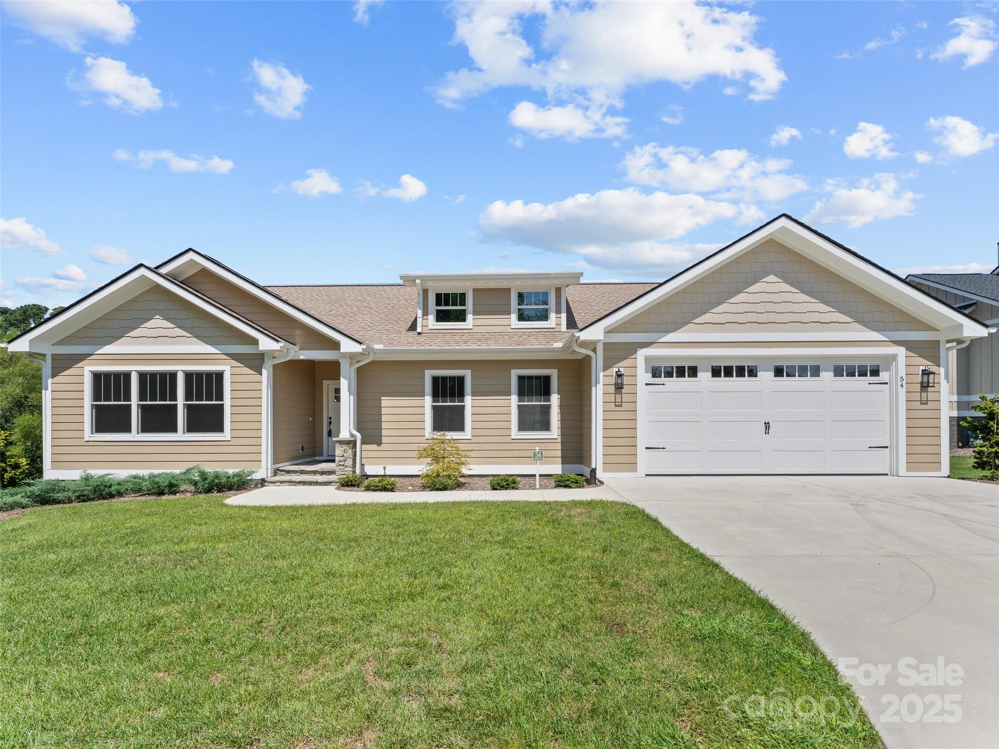 54 Olde Oak Lane — Hendersonville