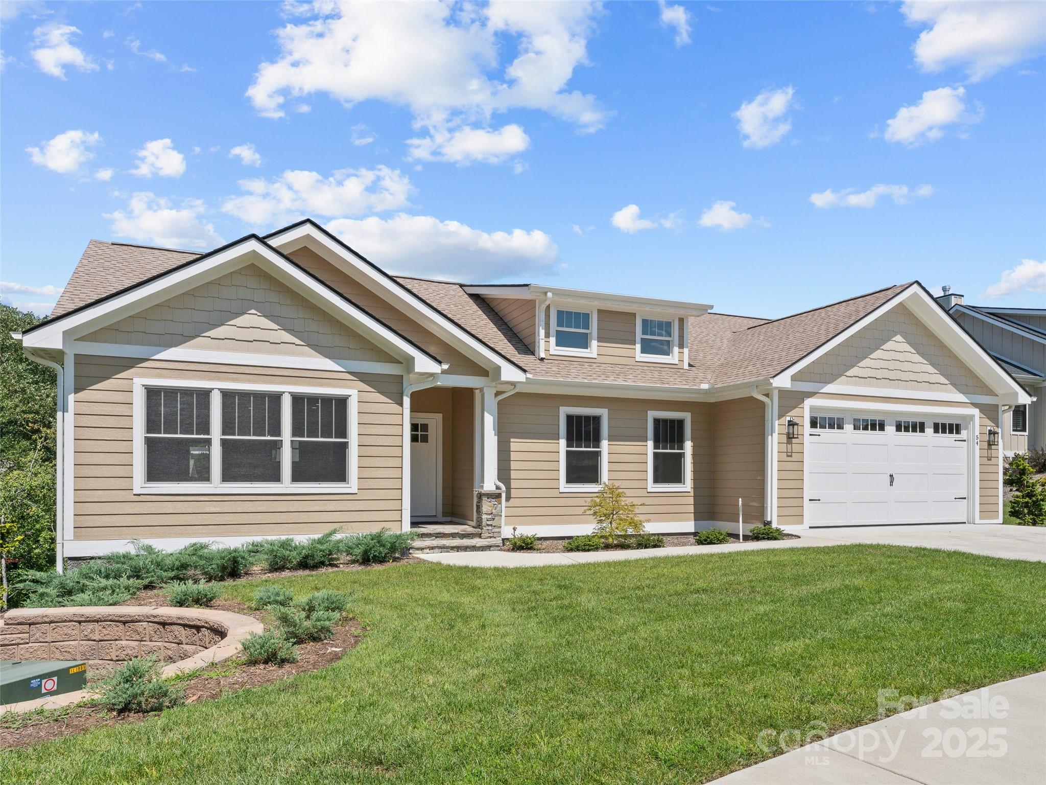 54 Olde Oak Lane — Hendersonville