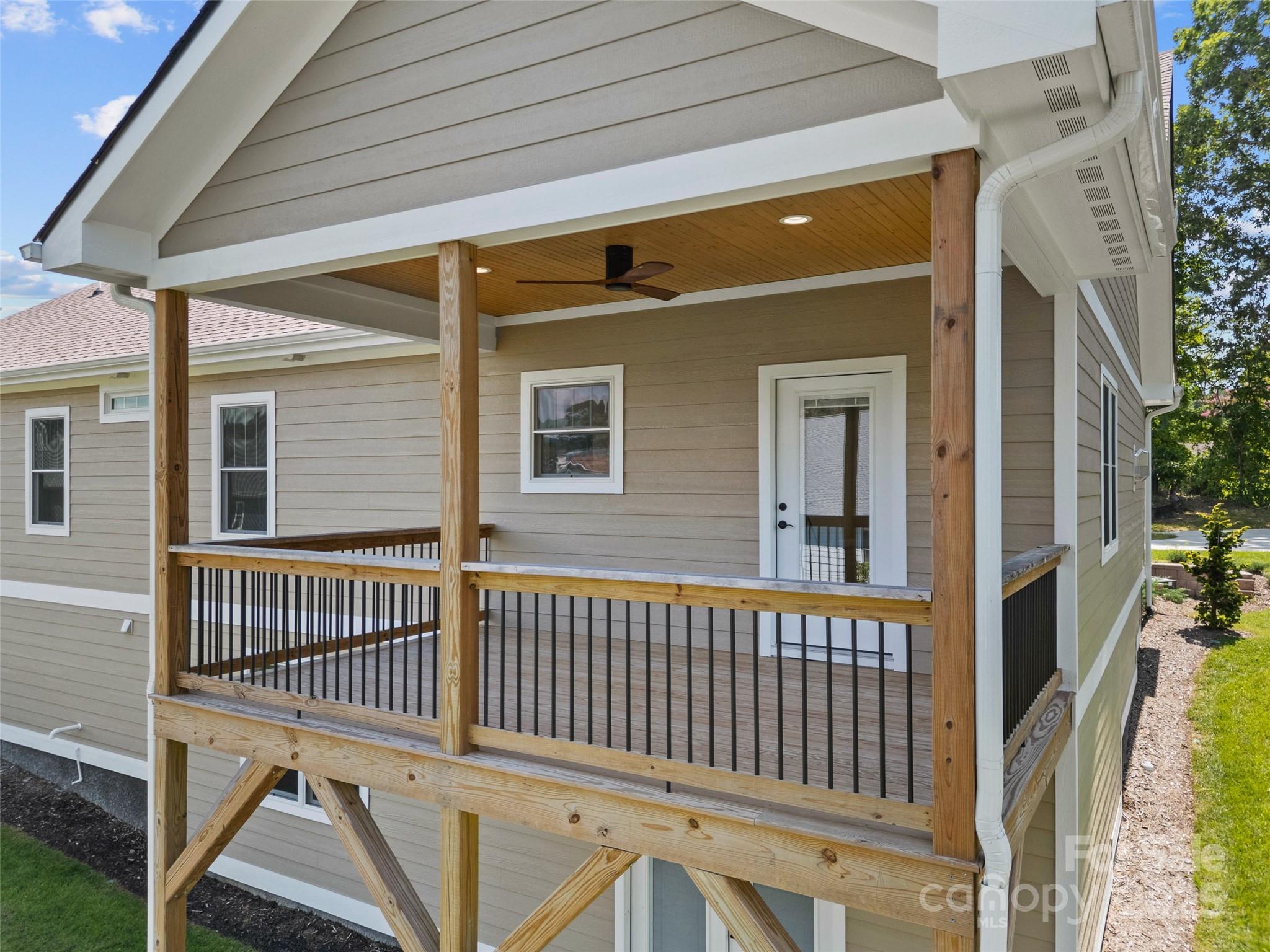54 Olde Oak Lane — Hendersonville
