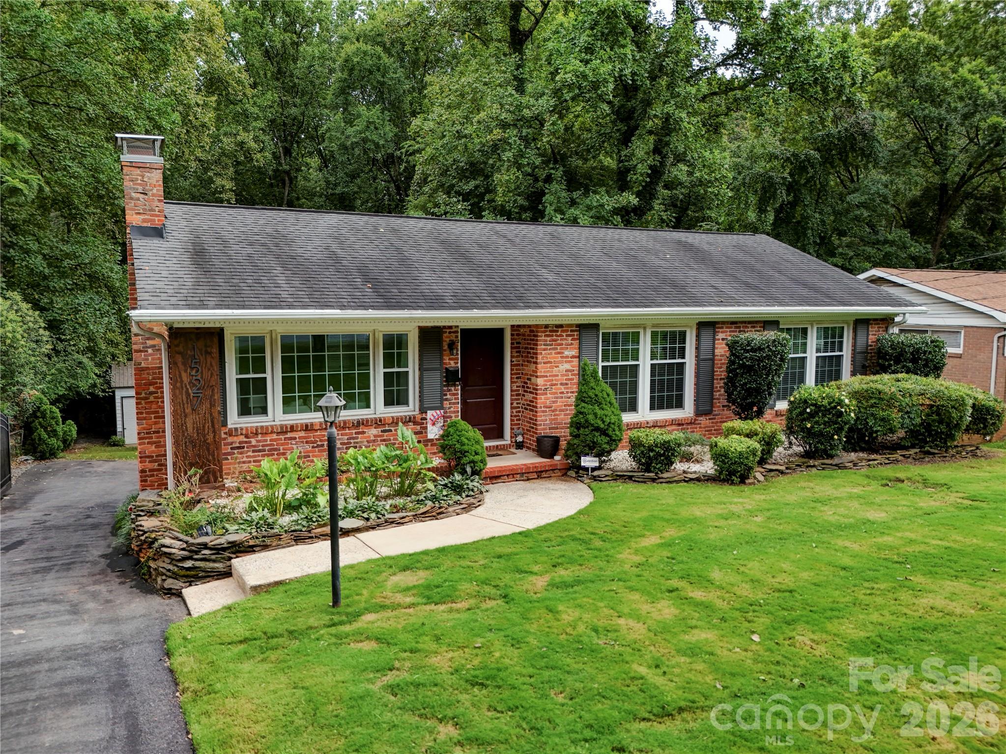 1527 Burnley Road — Charlotte