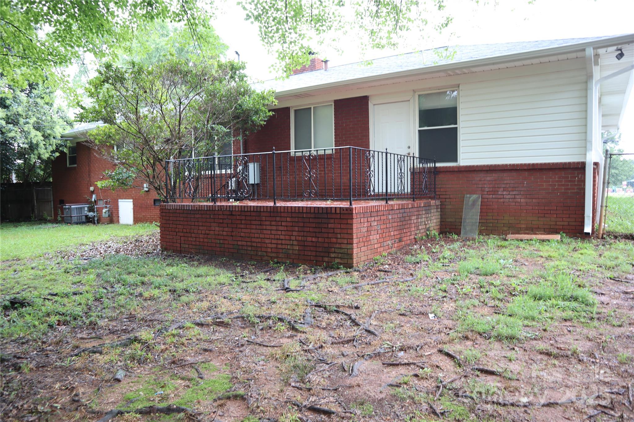 1703 Tyvola Road — Charlotte