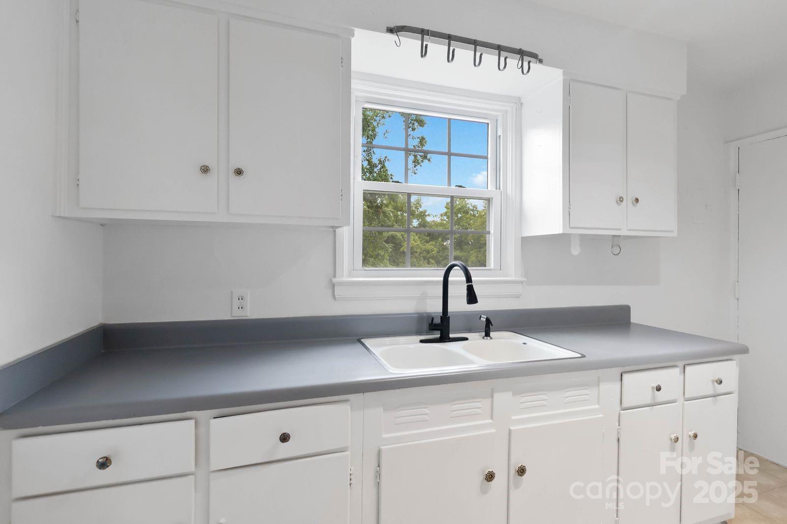 343 Wakefield Drive — Charlotte