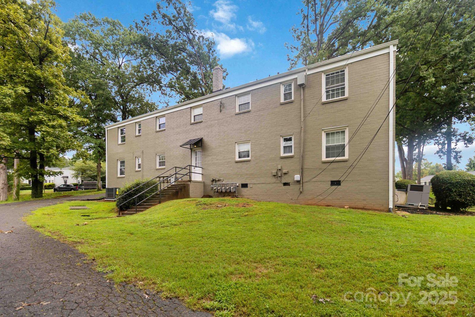 343 Wakefield Drive — Charlotte