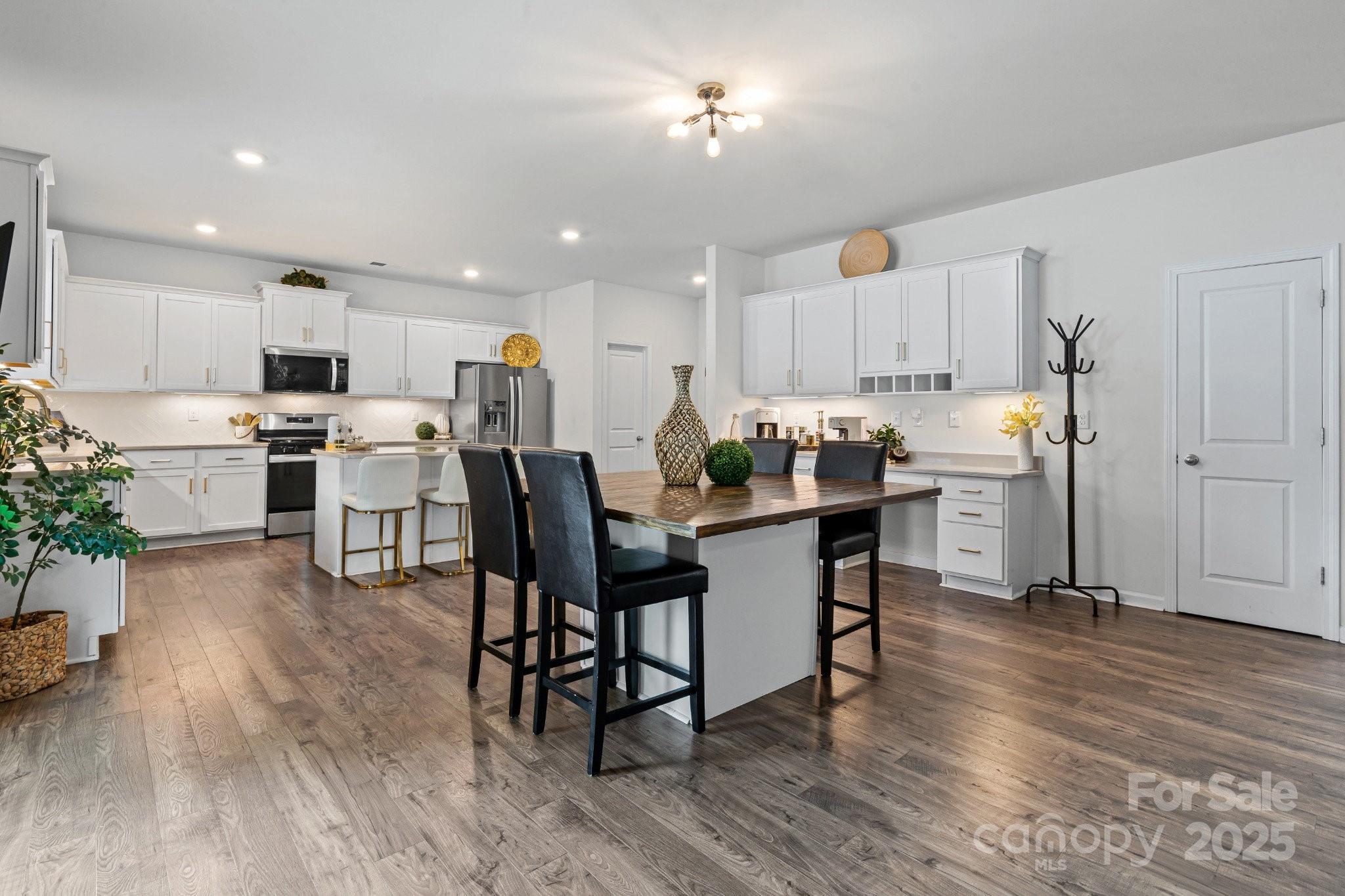 919 Rock Haven Drive — Charlotte