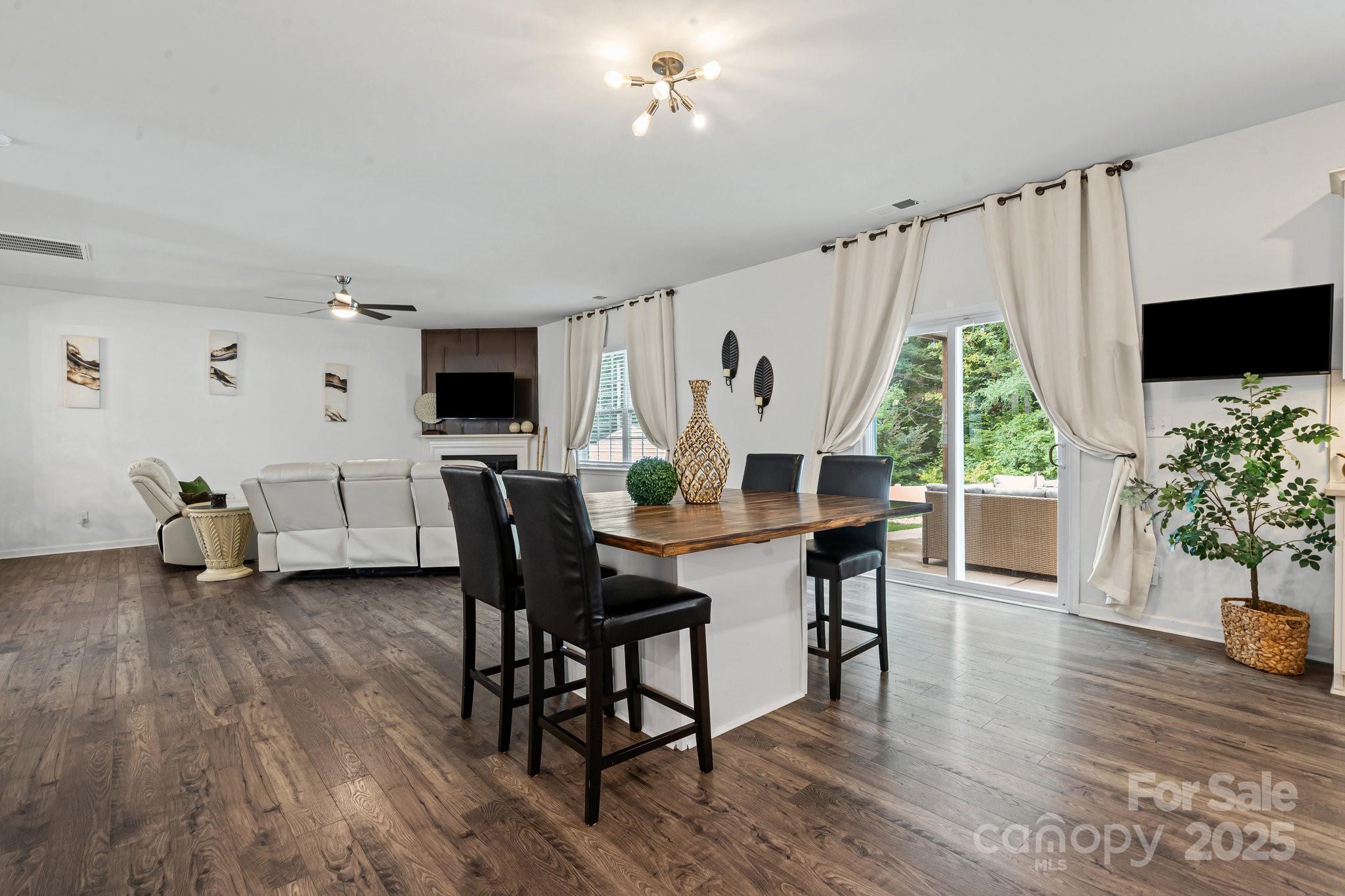 919 Rock Haven Drive — Charlotte