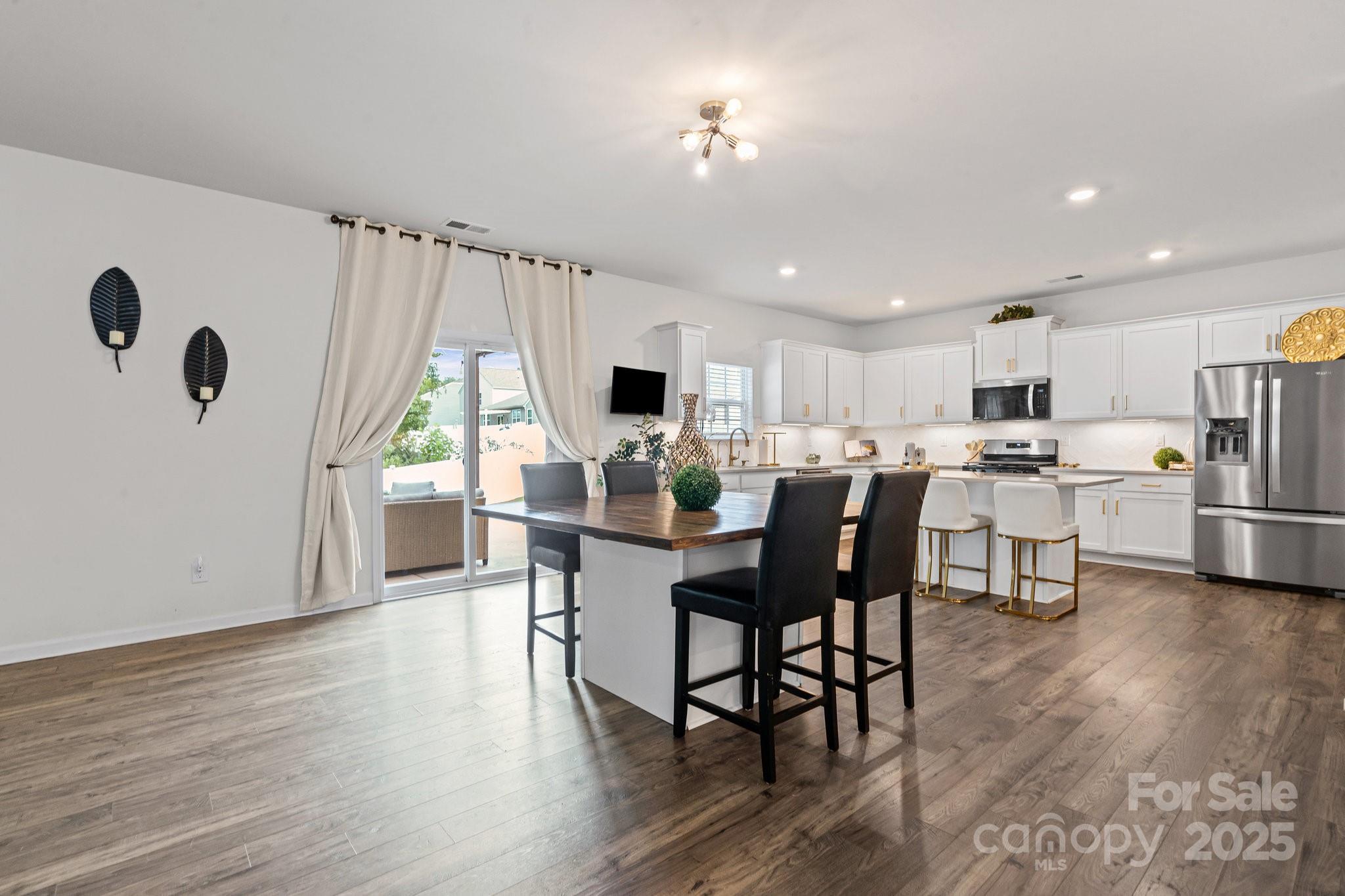 919 Rock Haven Drive — Charlotte