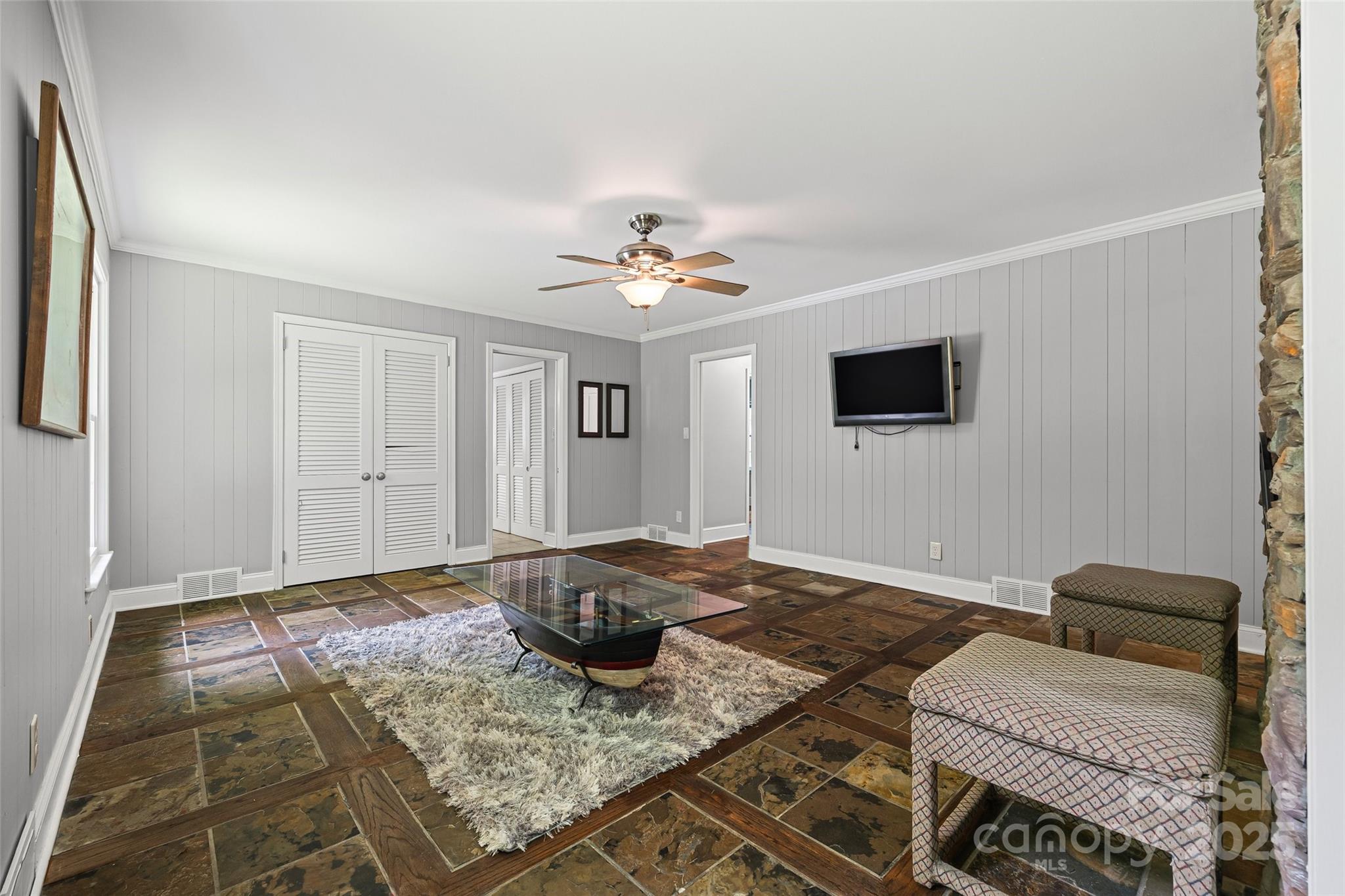 1045 Dooley Drive — Charlotte