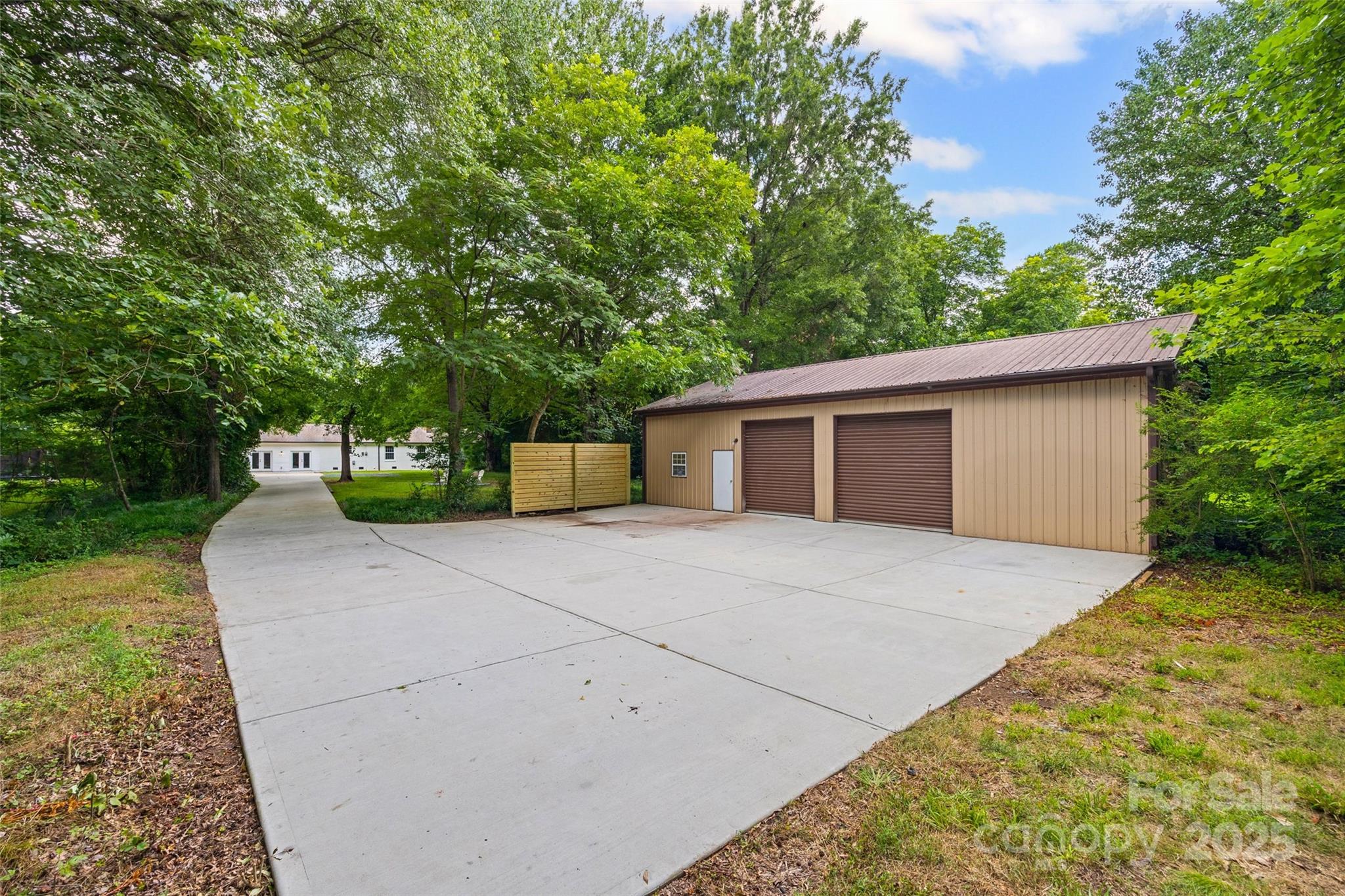 1045 Dooley Drive — Charlotte