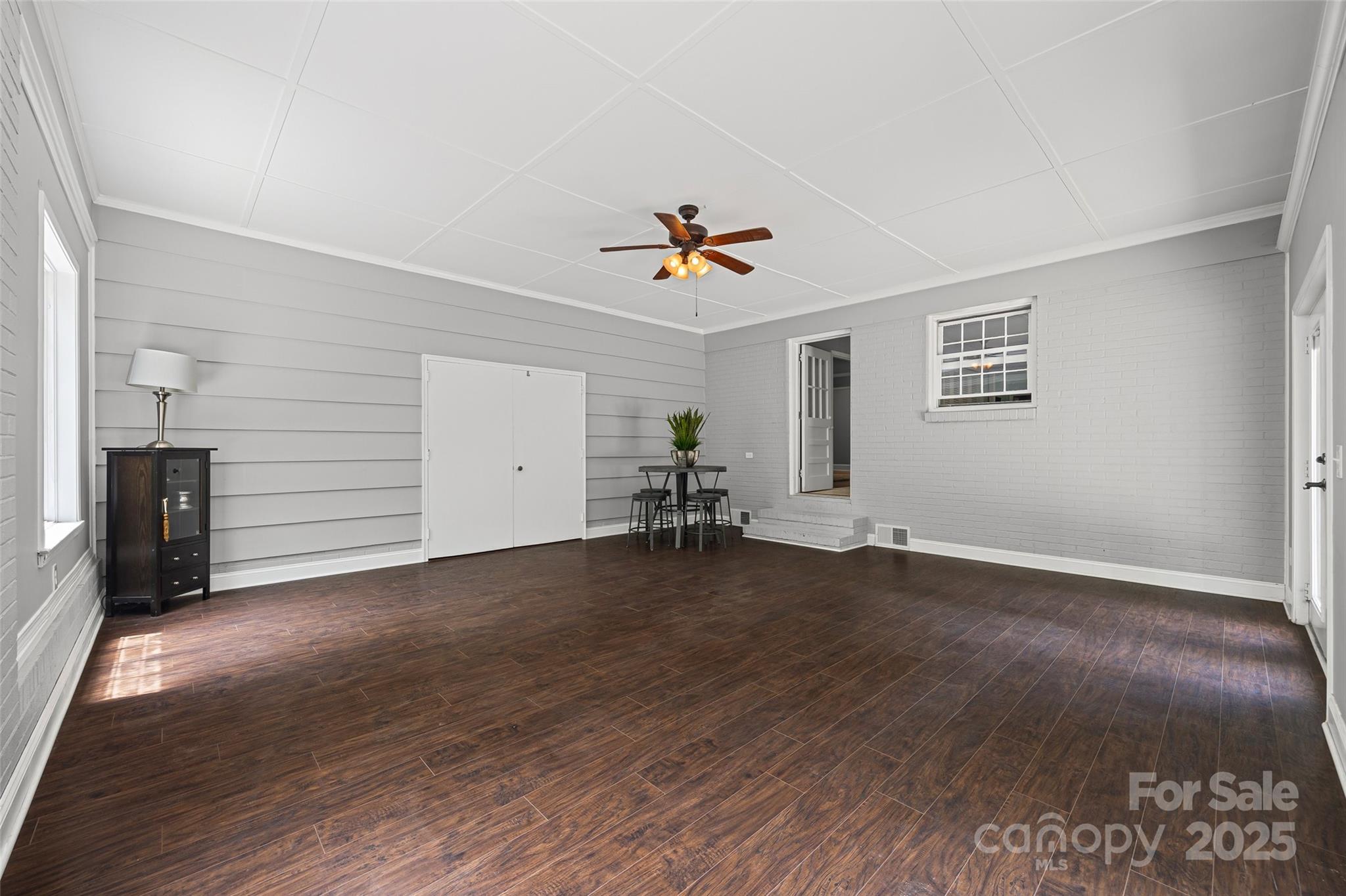 1045 Dooley Drive — Charlotte