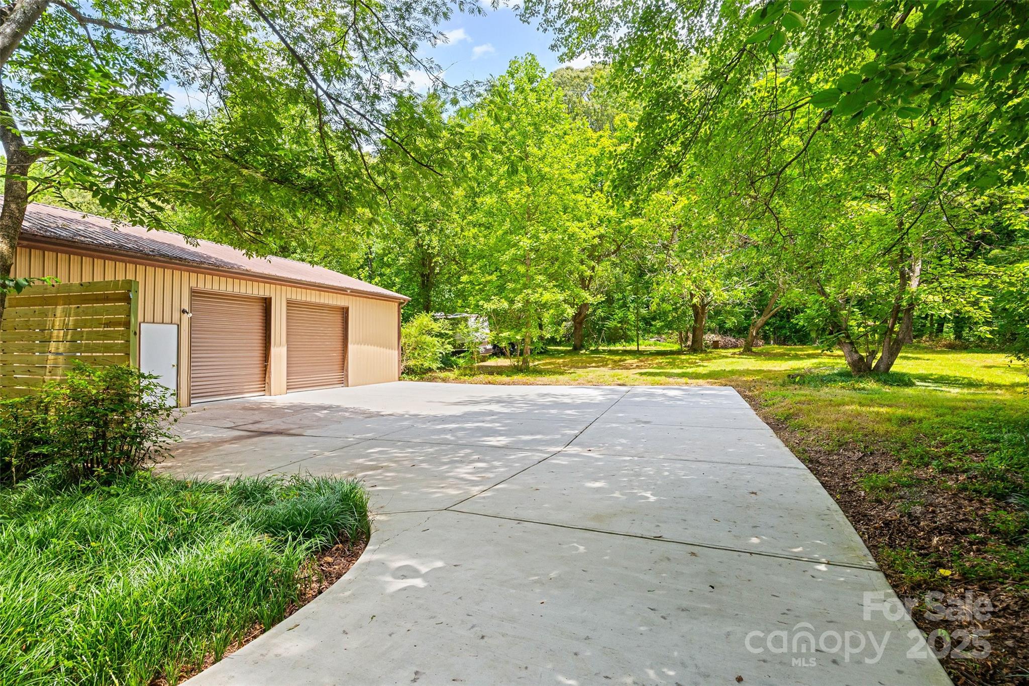 1045 Dooley Drive — Charlotte