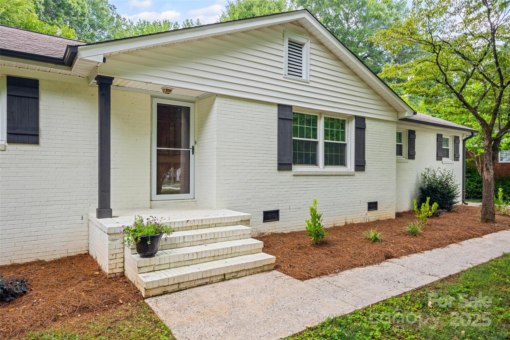 1045 Dooley Drive — Charlotte