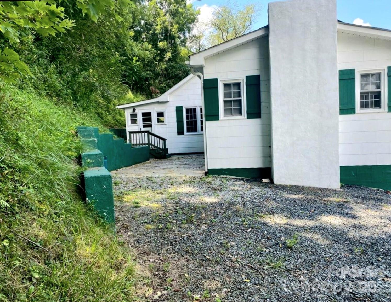 1294 Cane Creek Road — Bakersville