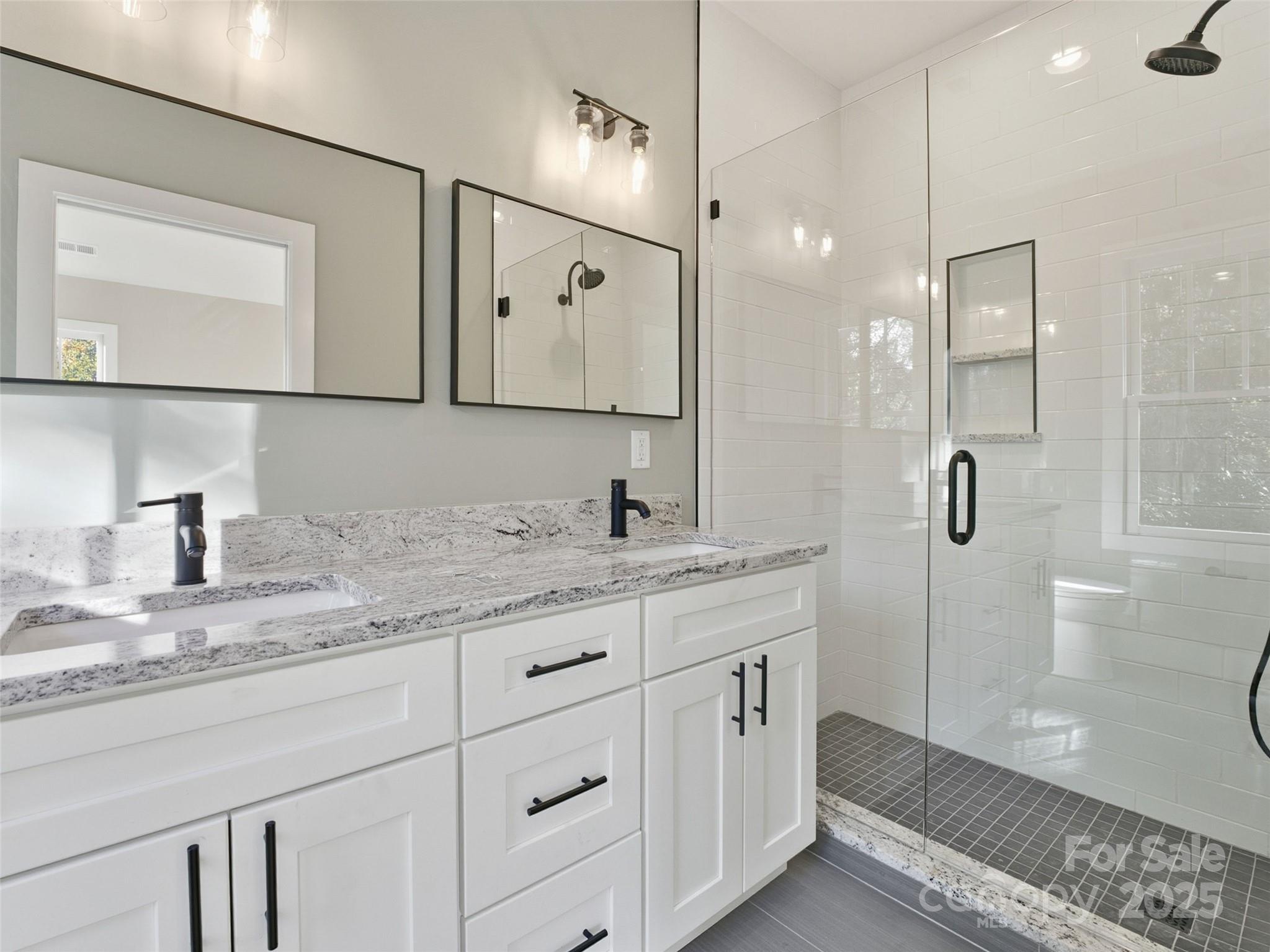 30 Olde Oak Court — Hendersonville