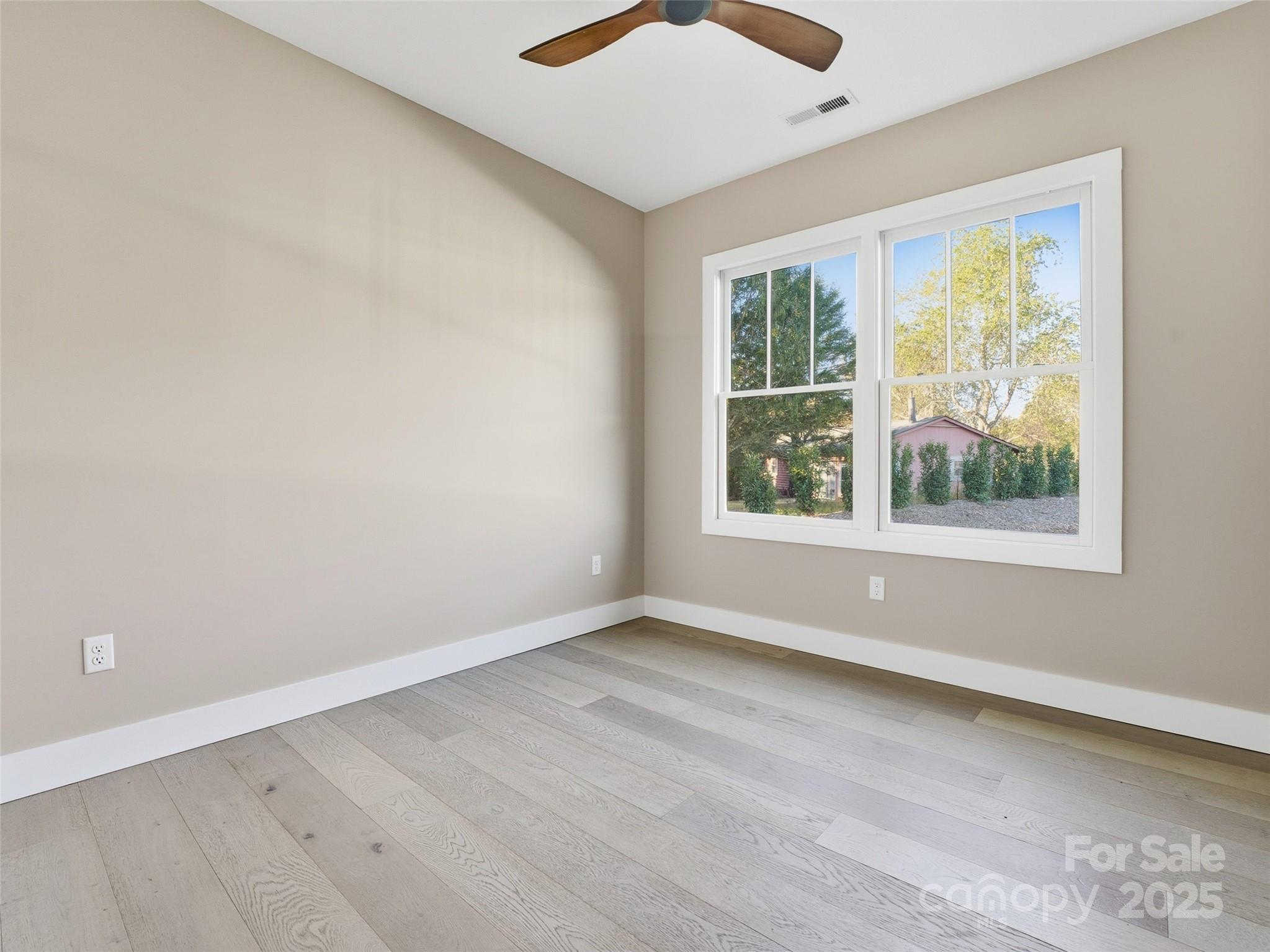 30 Olde Oak Court — Hendersonville