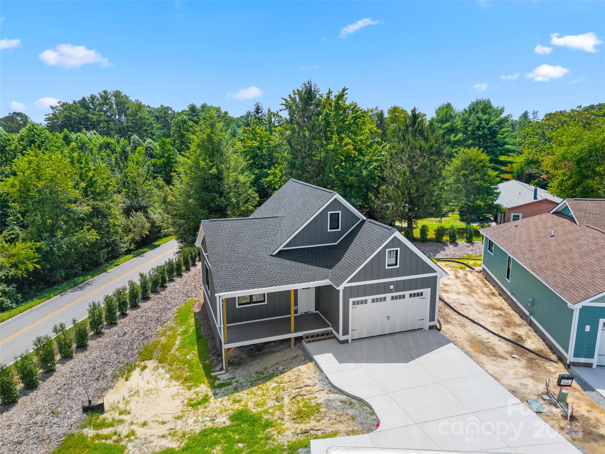 30 Olde Oak Court — Hendersonville