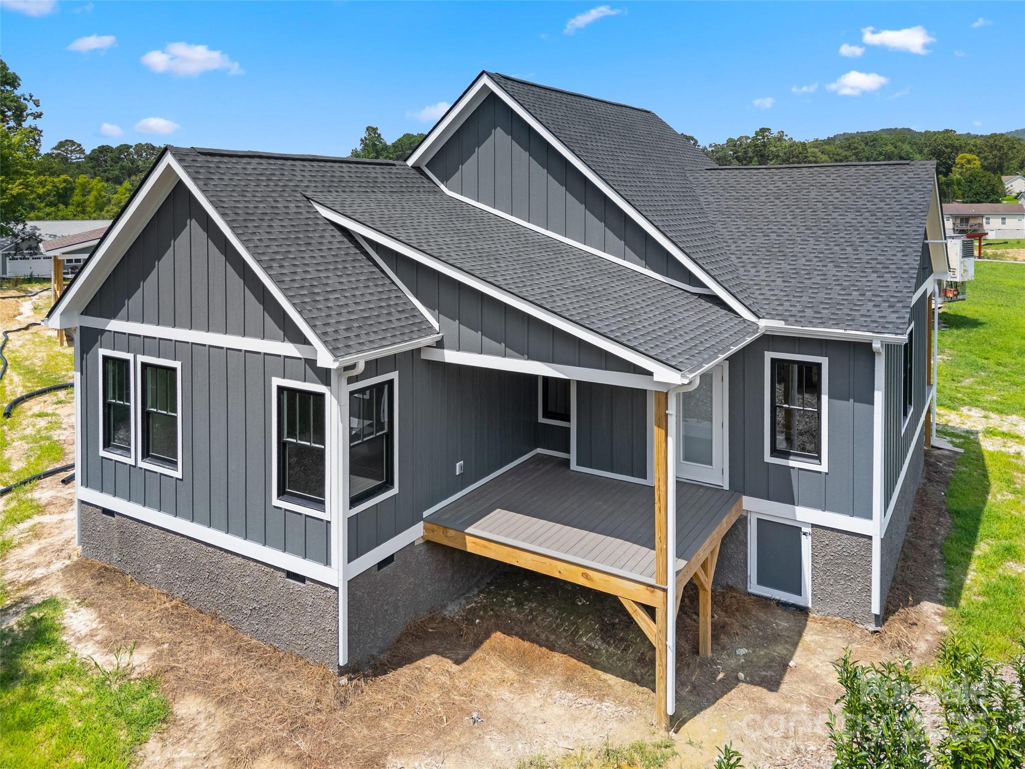 30 Olde Oak Court — Hendersonville