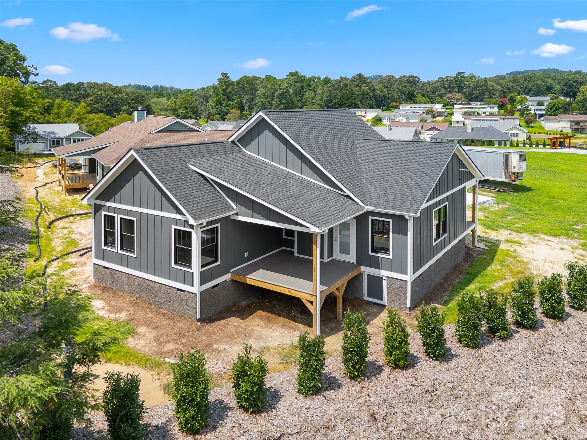 30 Olde Oak Court — Hendersonville