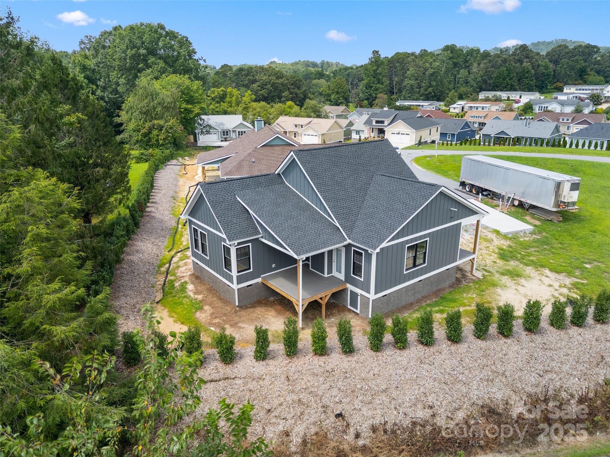 30 Olde Oak Court — Hendersonville