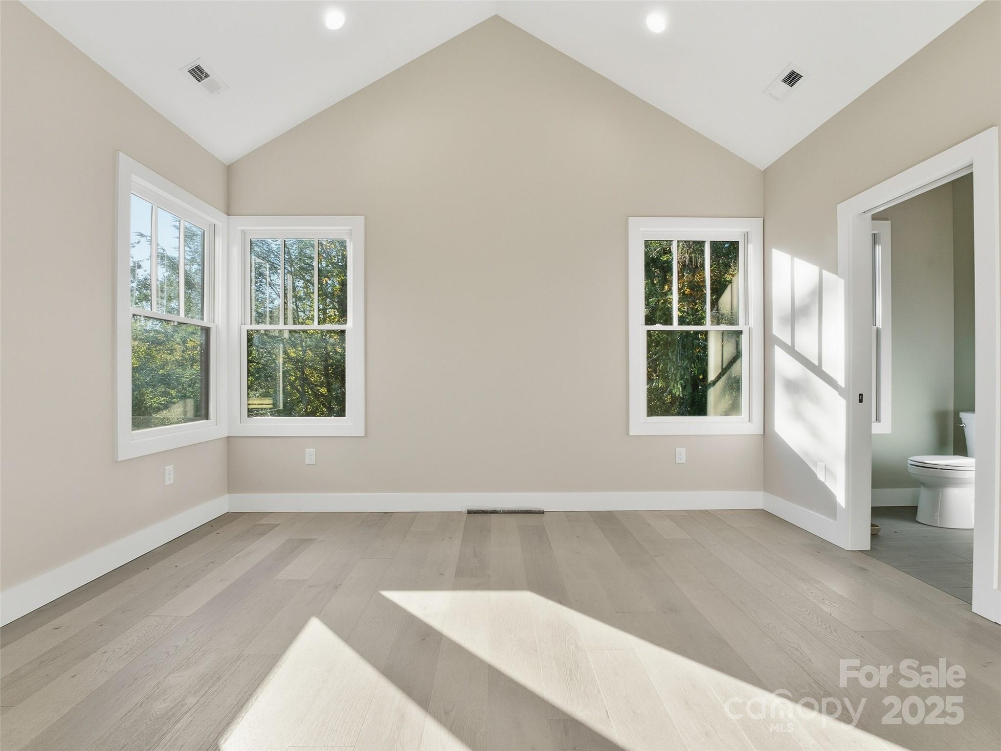 30 Olde Oak Court — Hendersonville