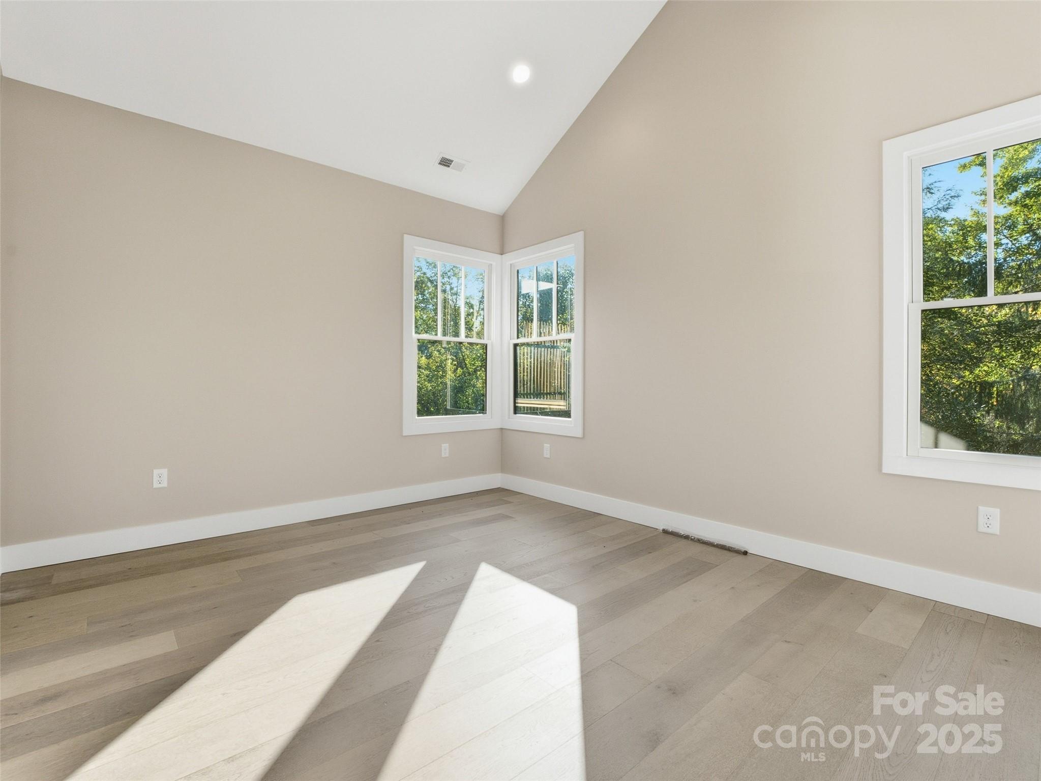 30 Olde Oak Court — Hendersonville