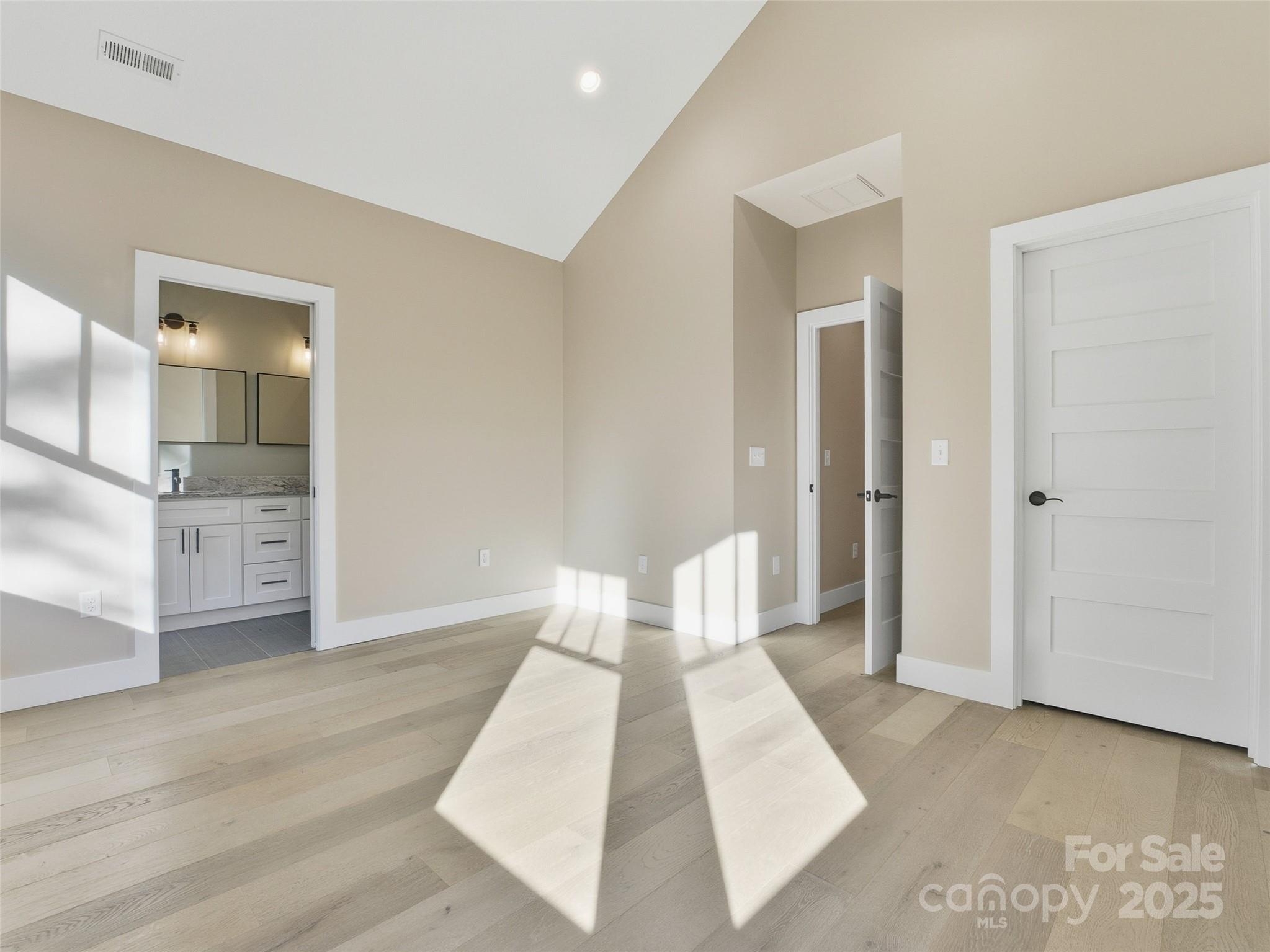 30 Olde Oak Court — Hendersonville