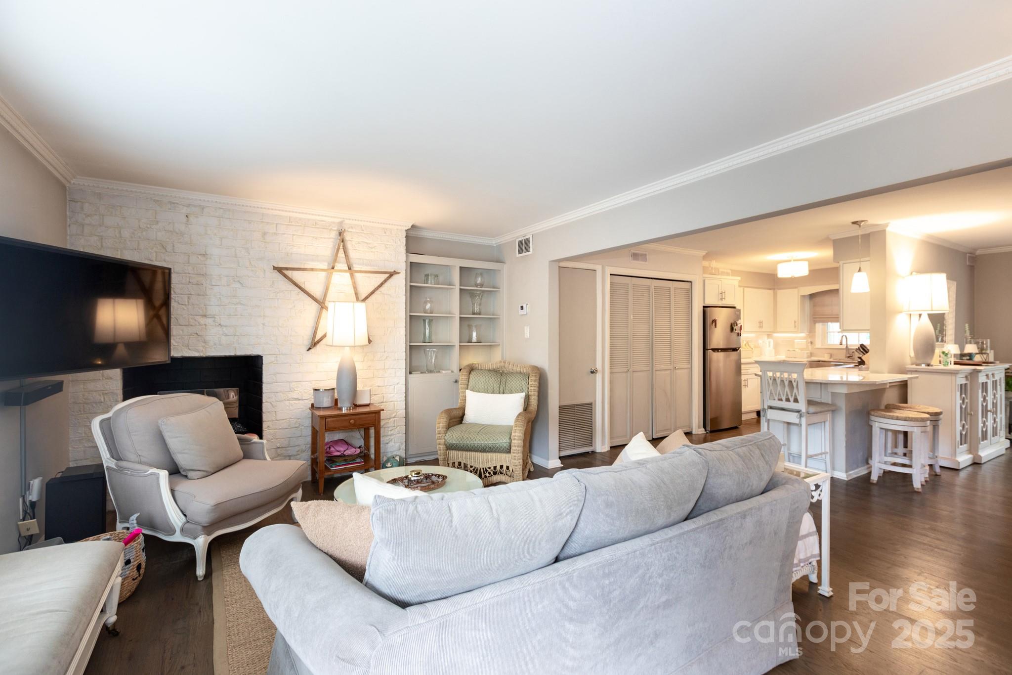 2229 Rexford Road #E — Charlotte