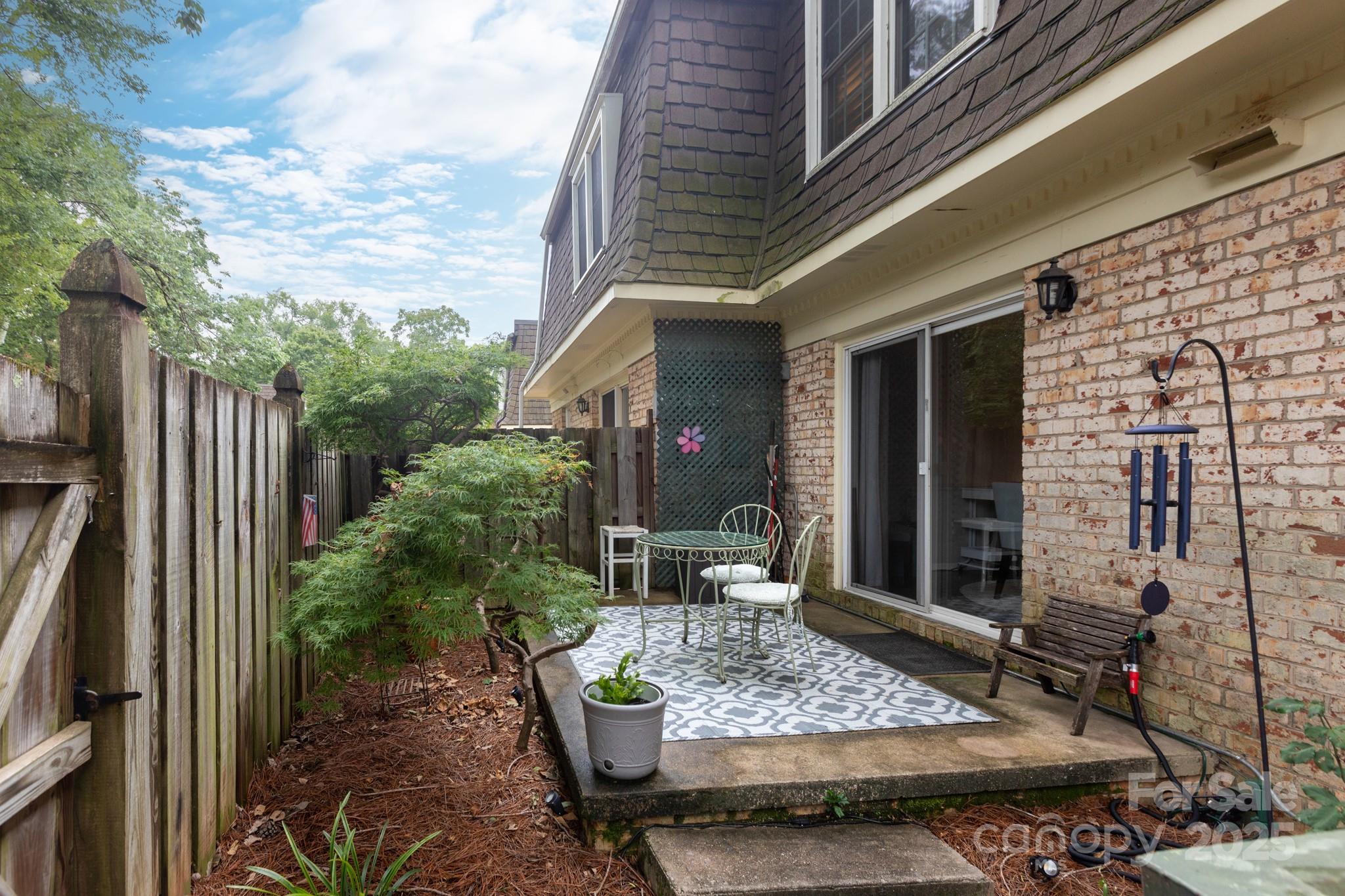 2229 Rexford Road #E — Charlotte