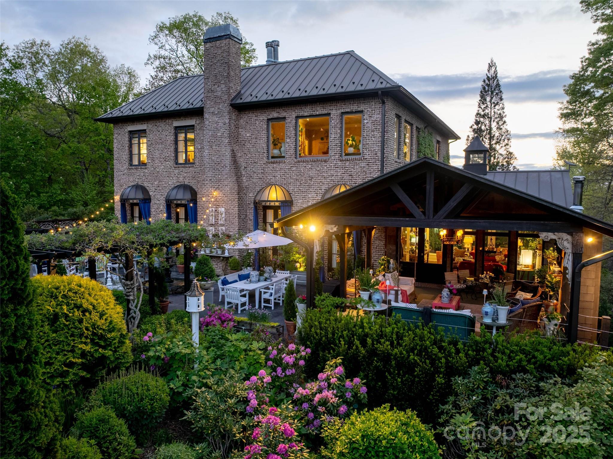 13084 Canada Road — Tuckasegee