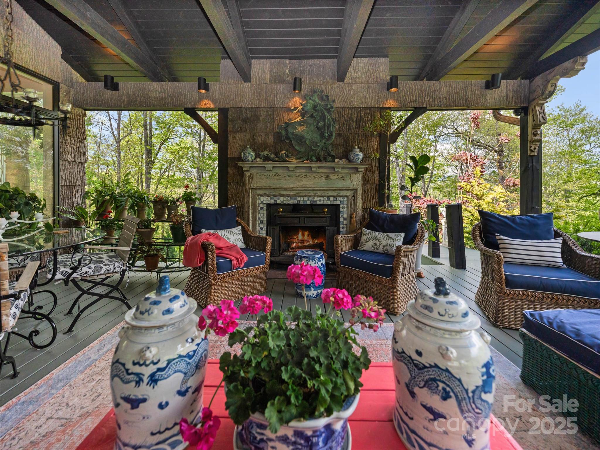 13084 Canada Road — Tuckasegee