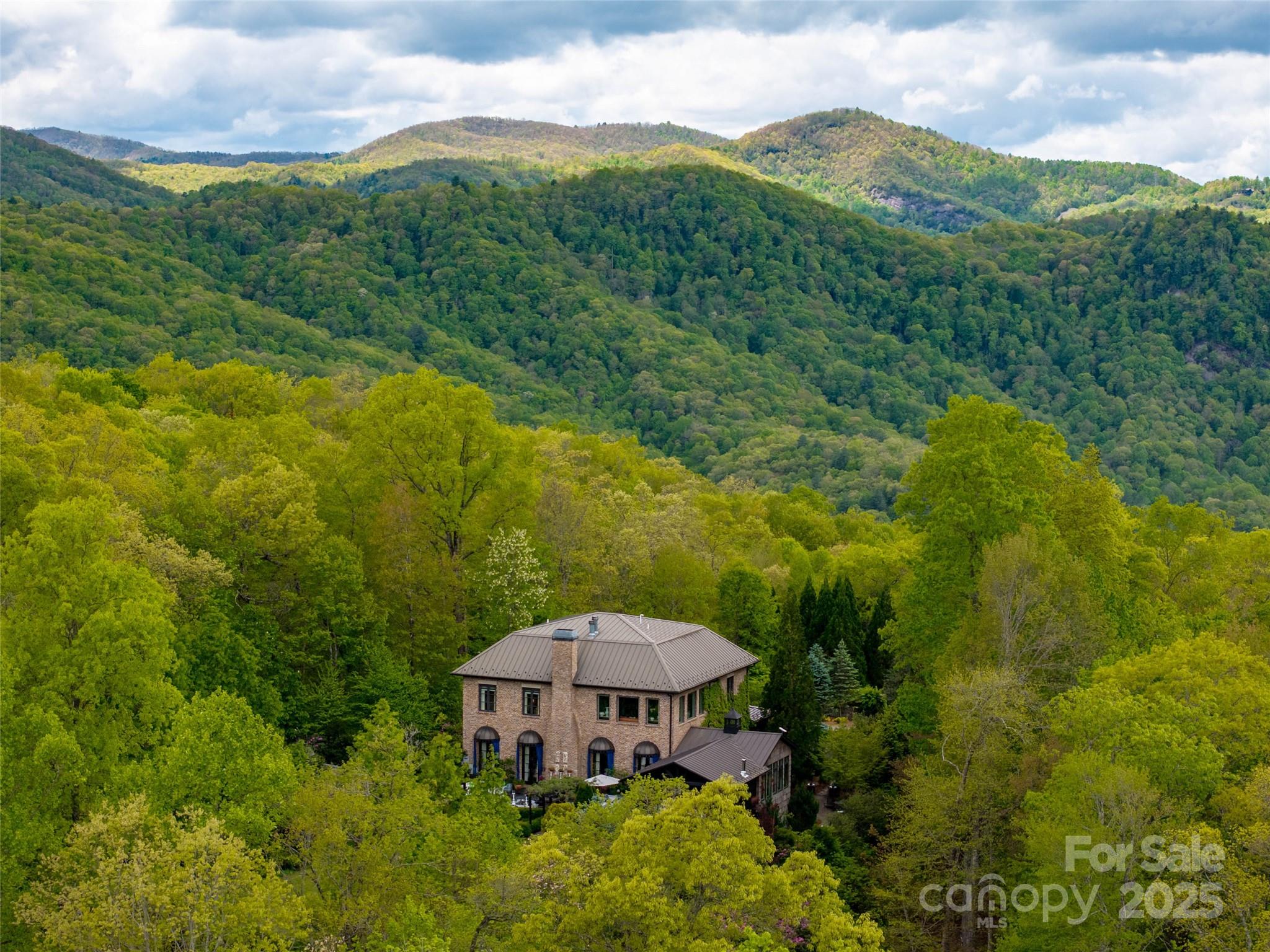 13084 Canada Road — Tuckasegee