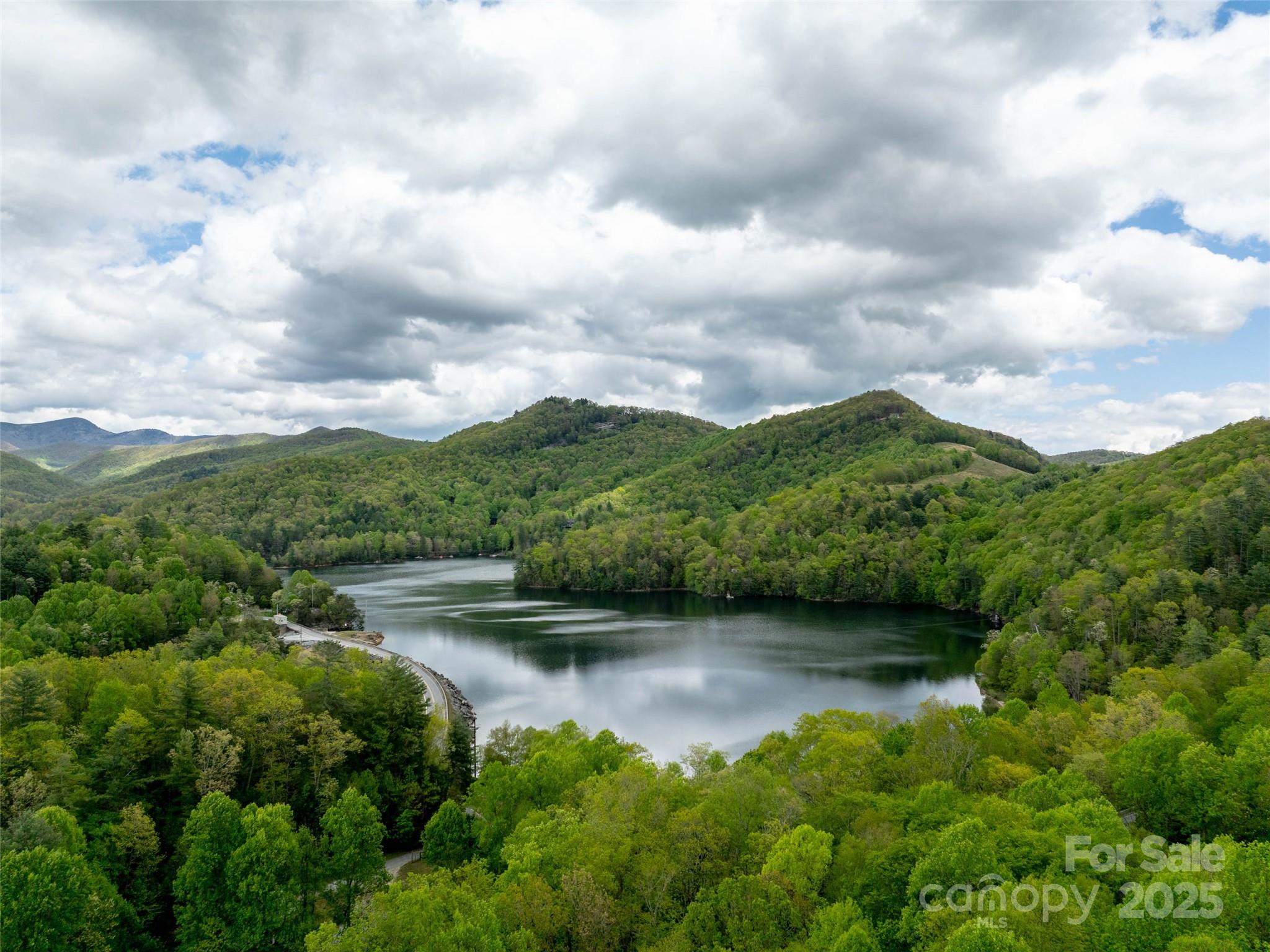 13084 Canada Road — Tuckasegee