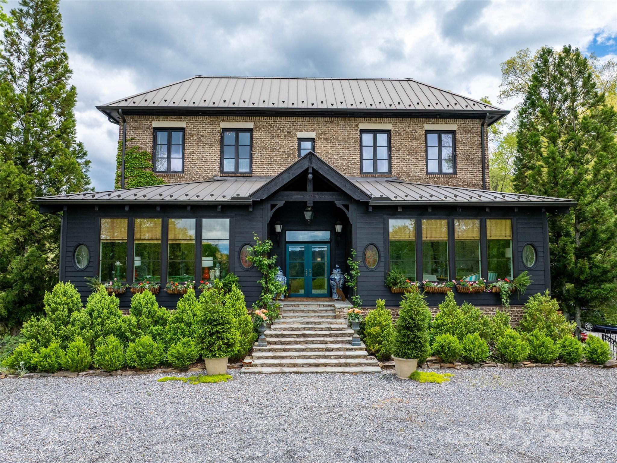 13084 Canada Road — Tuckasegee