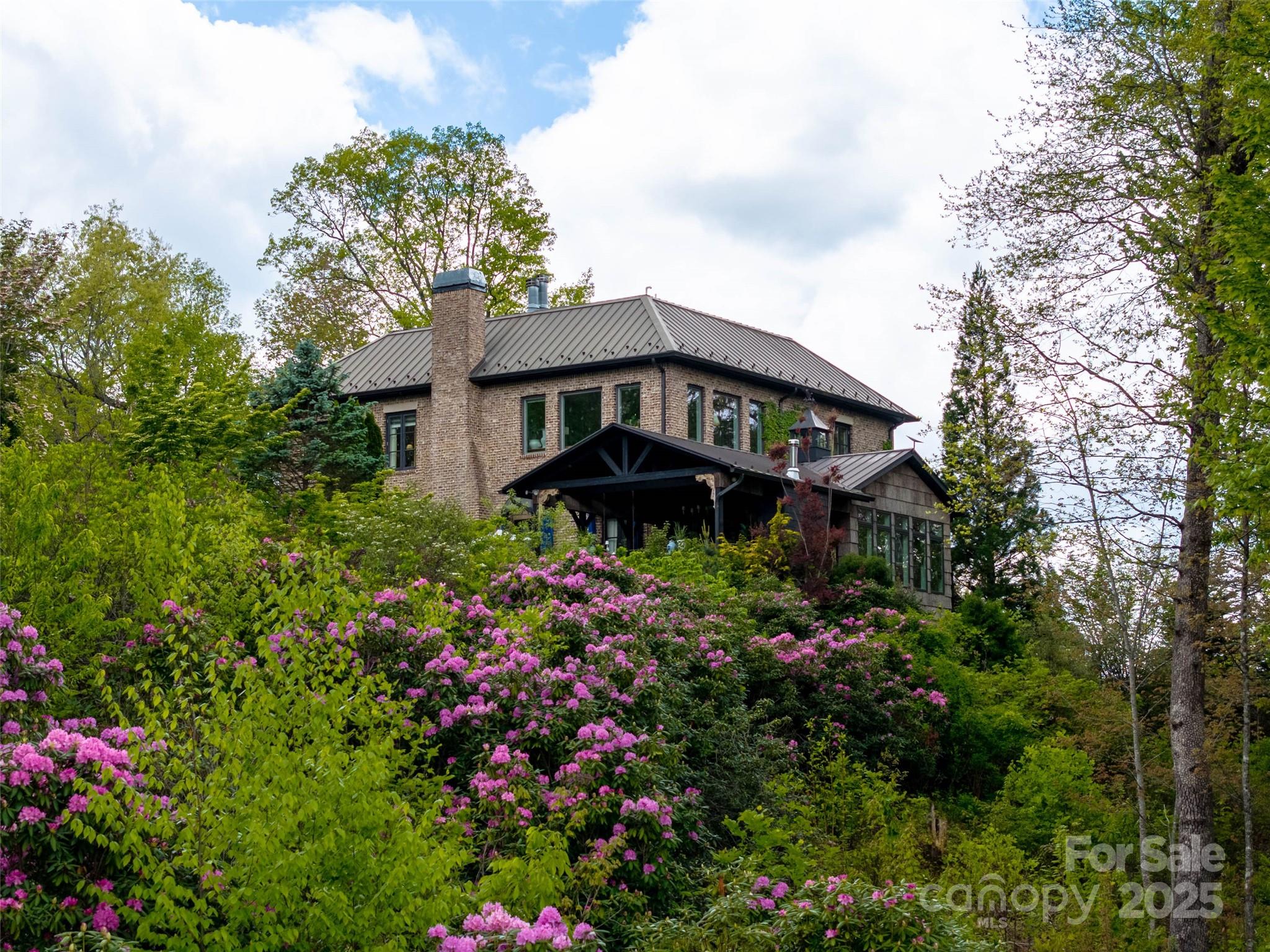 13084 Canada Road — Tuckasegee