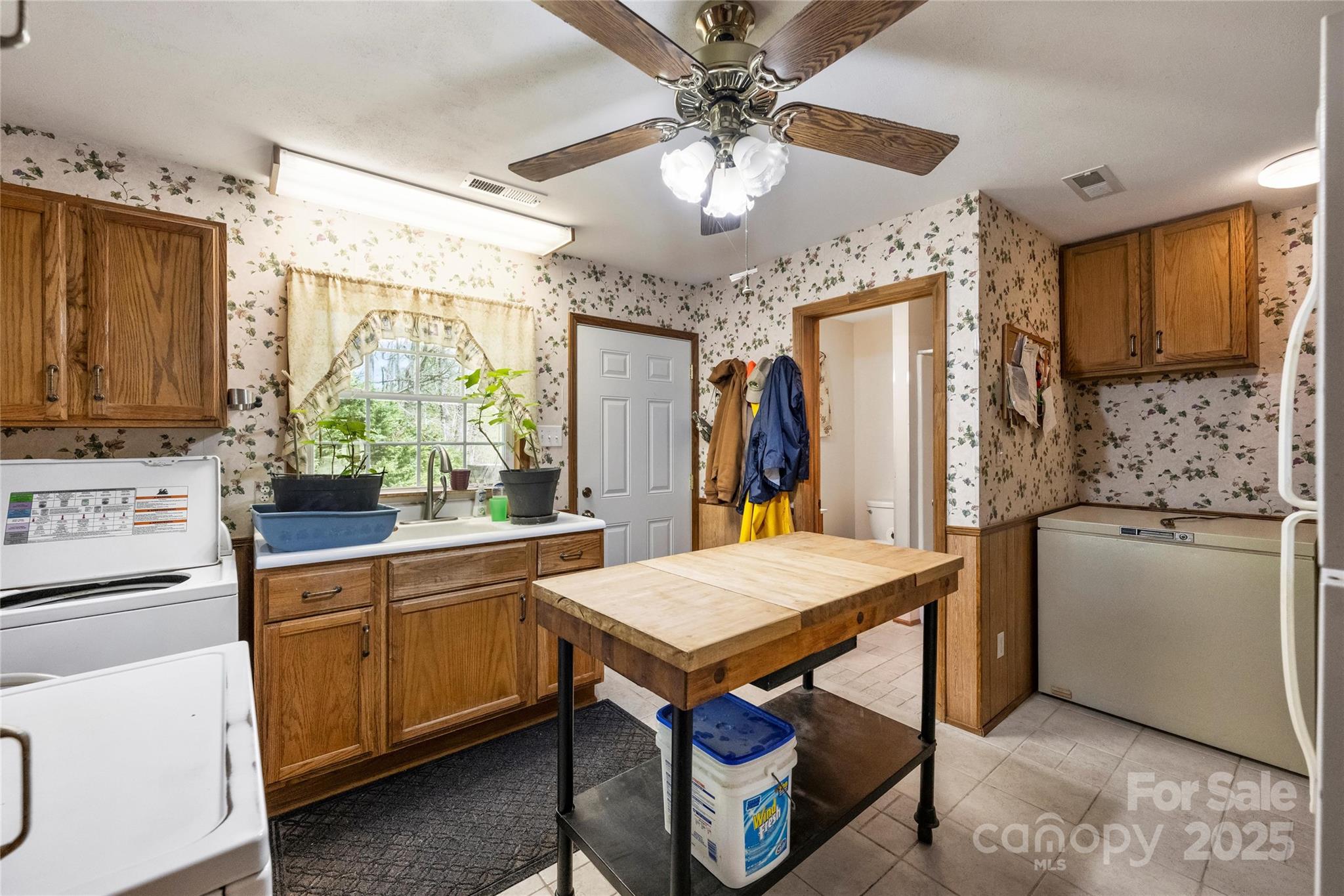 16415 Capps Road — Charlotte
