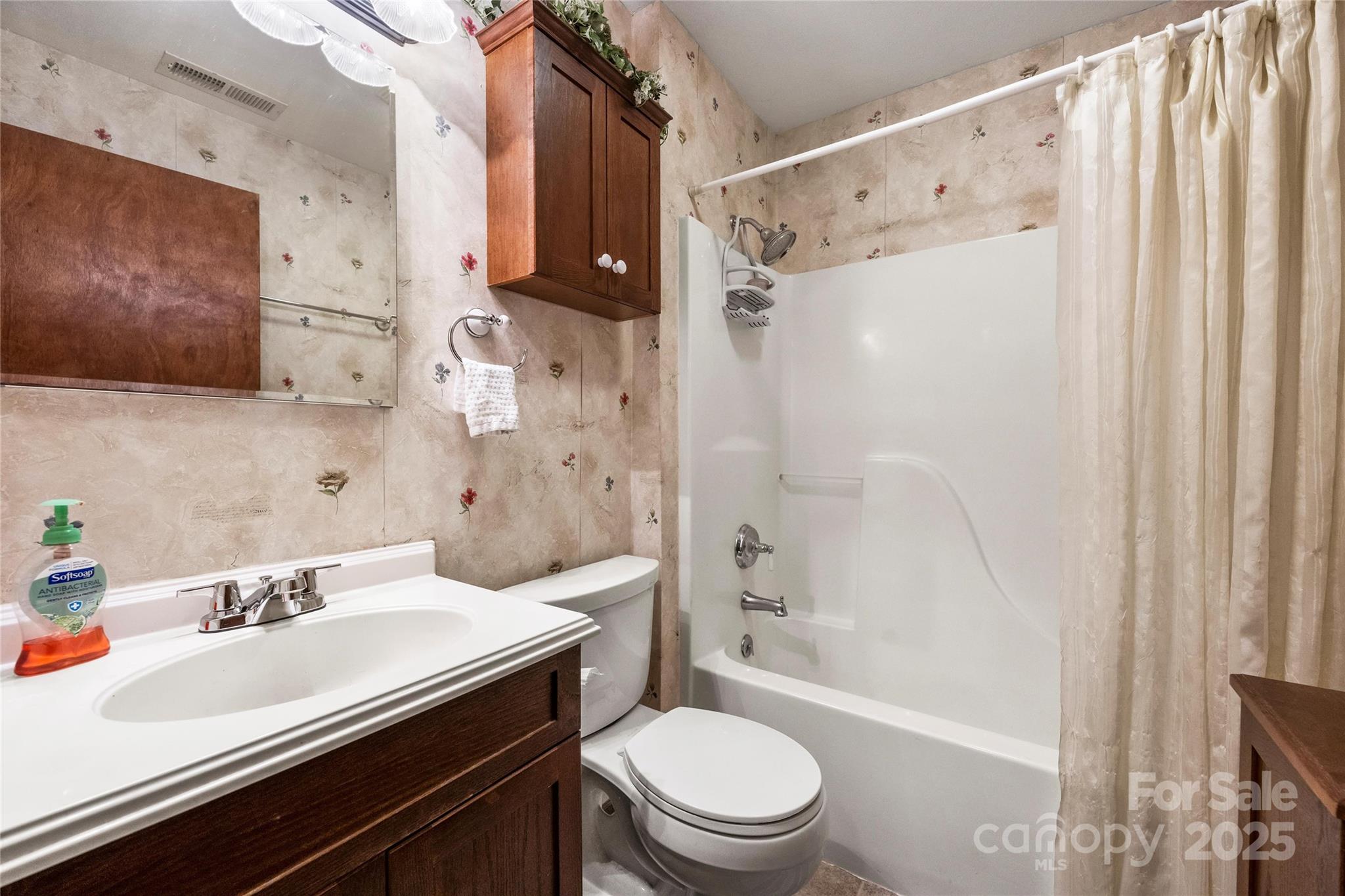 16415 Capps Road — Charlotte