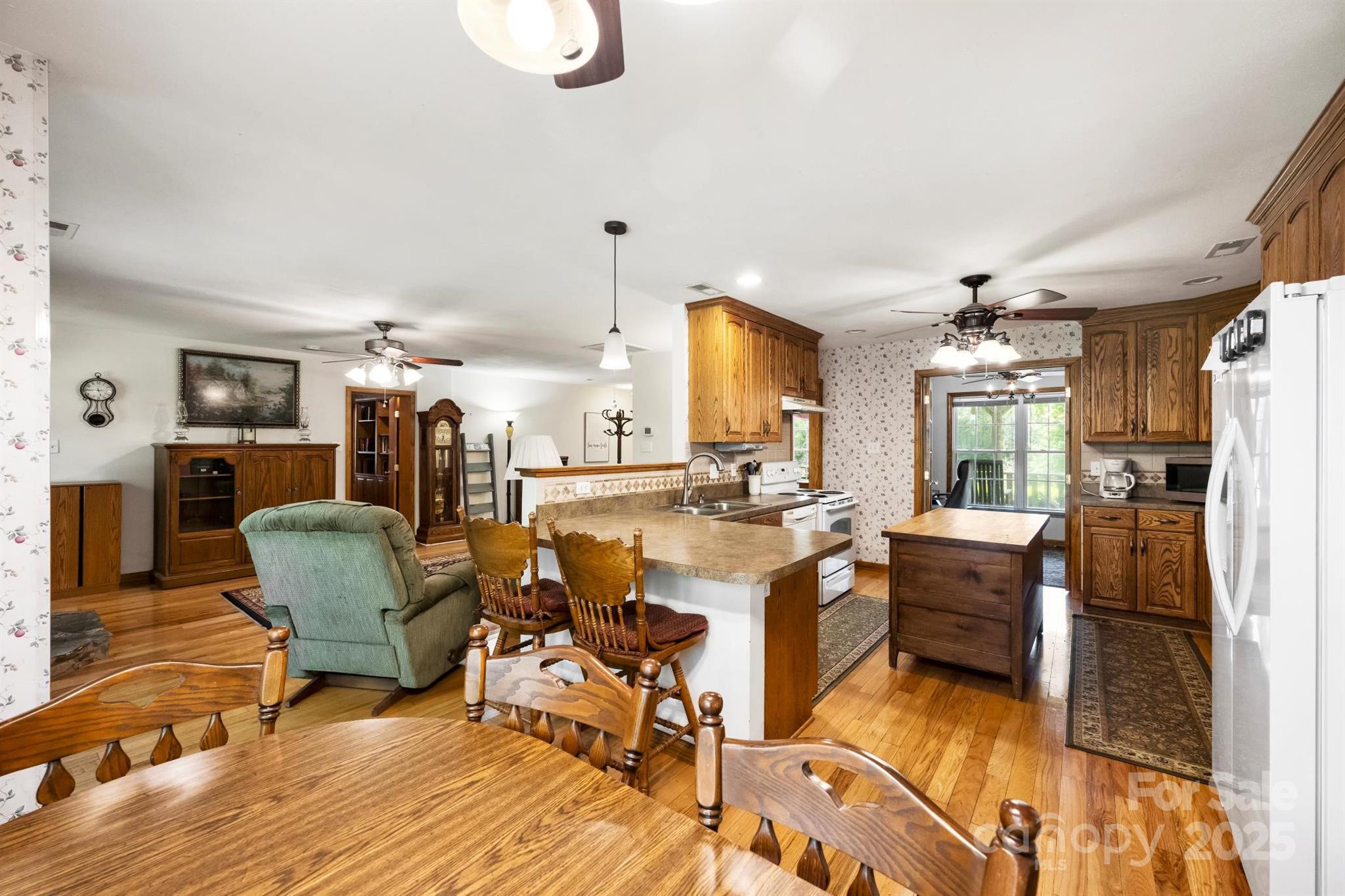 16415 Capps Road — Charlotte